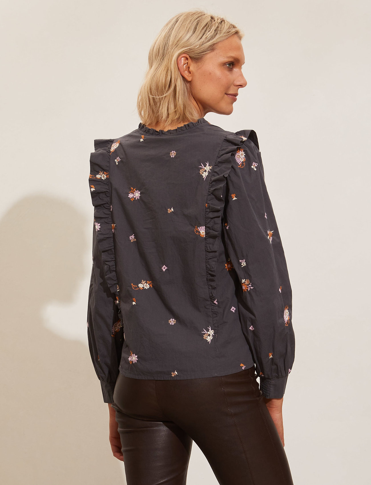 ODD MOLLY - Louisa Blouse - asphalt - 3