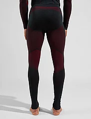 Odlo - ODLO M Set long FUNDAMENTALS PERFORMANCE WARM - aluskihina kantavad rõivakomplektid - black - chinese red - 9