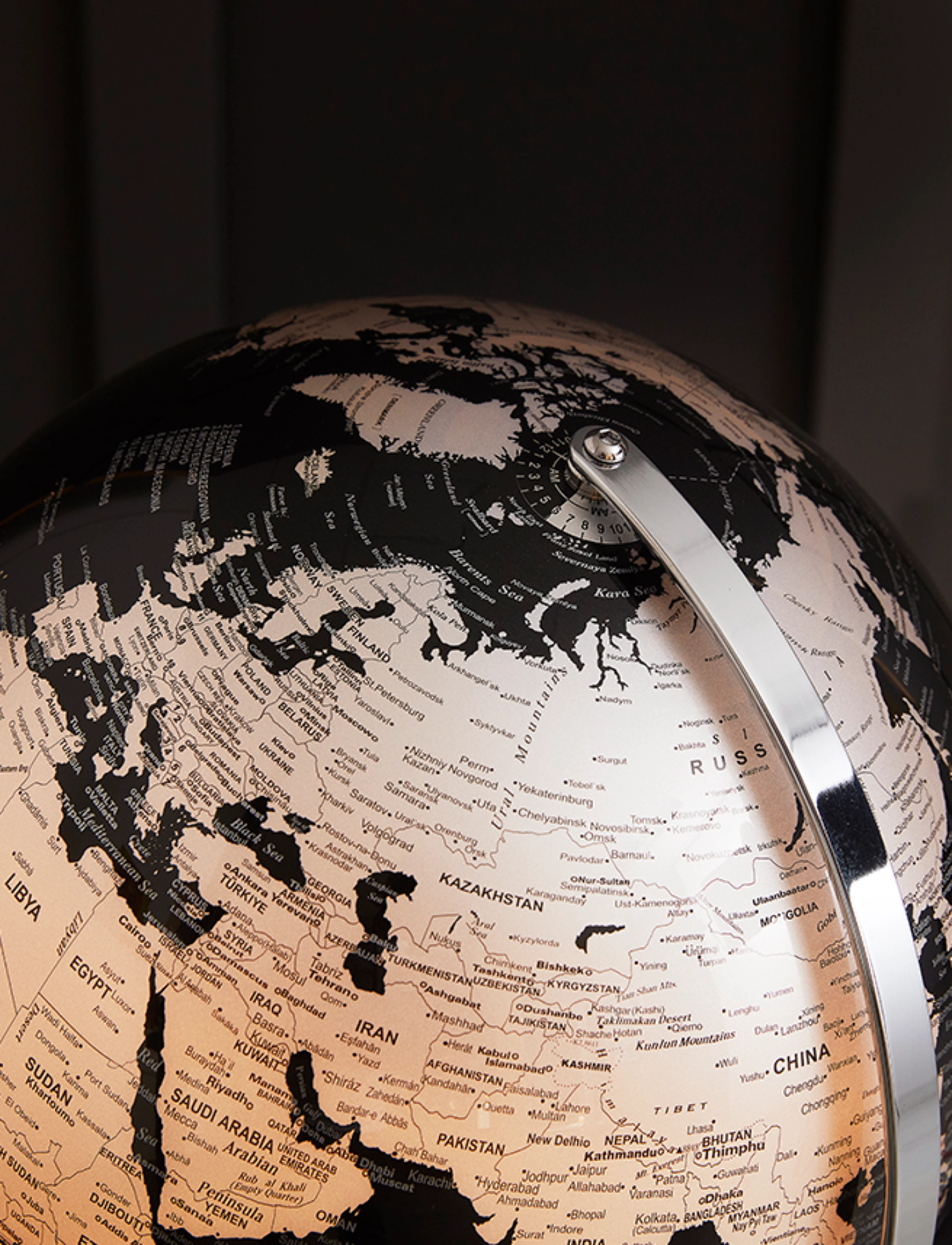 O&L - Globe Lamp - bordlamper - black - 5