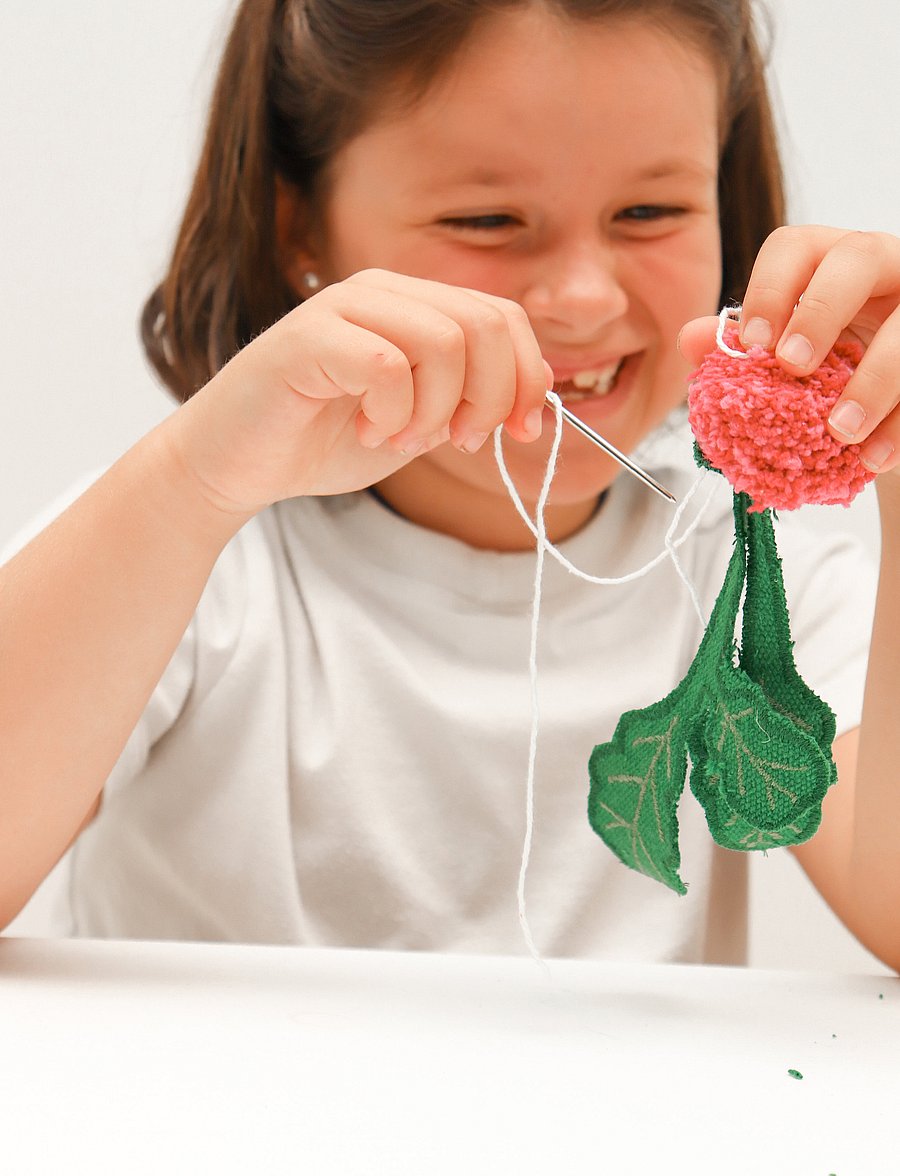 OLI & CAROL - Do It Yourself kit DIY RAMONA THE RADISH - kreasæt - red, green - 0