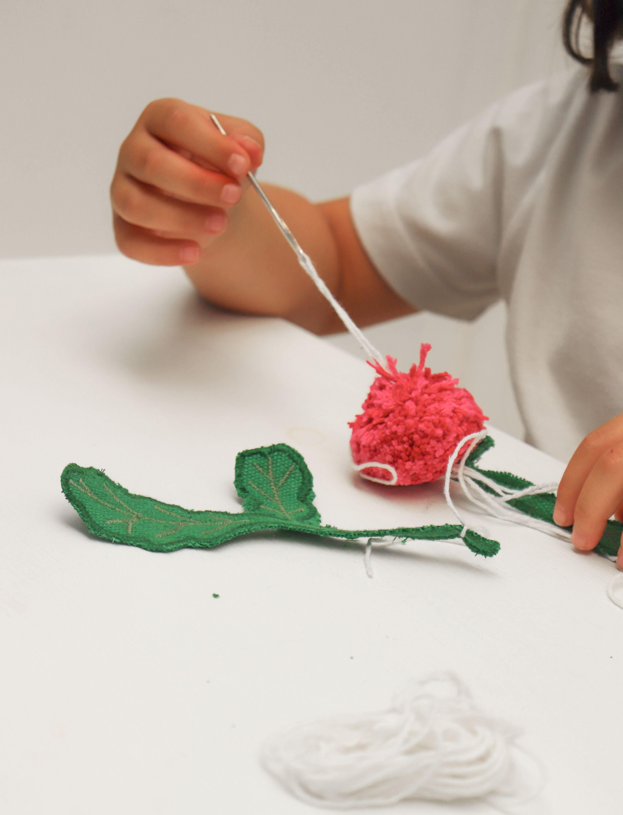OLI & CAROL - Do It Yourself kit DIY RAMONA THE RADISH - kreasæt - red, green - 3