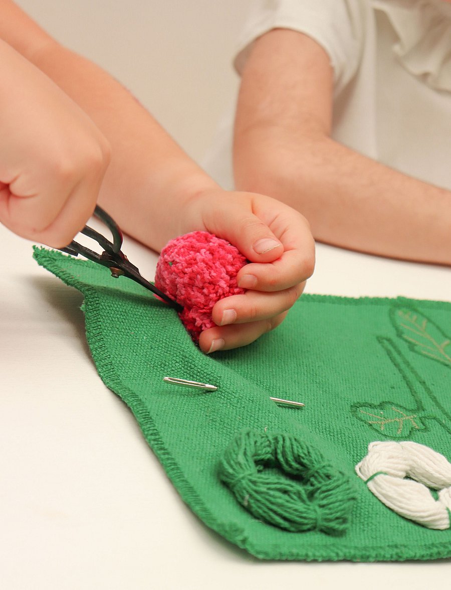 OLI & CAROL - Do It Yourself kit DIY RAMONA THE RADISH - kreasæt - red, green - 5