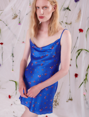 Olivia Rubin - ADALINE - slip kleitas - blue ditsy floral - 2