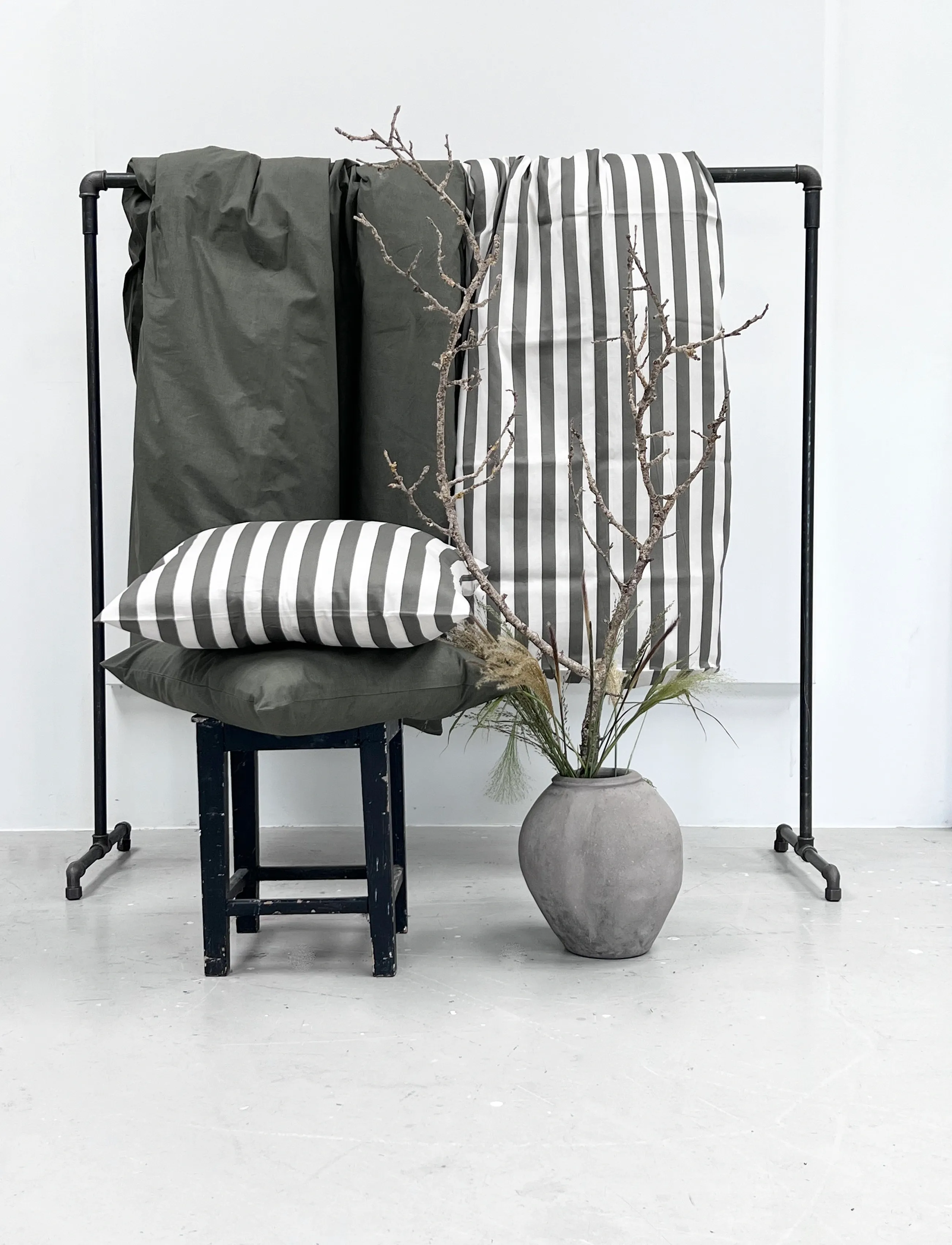 Omhu Økologisk Sengesæt - Blok Strib, 140X220;60X63 cm, Khaki green, Sengetekstiler > Sengesæt, Unisex
