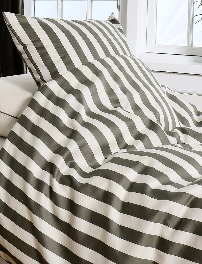 Omhu - Organic bedding set - Block stripe - oliven/sand - 2