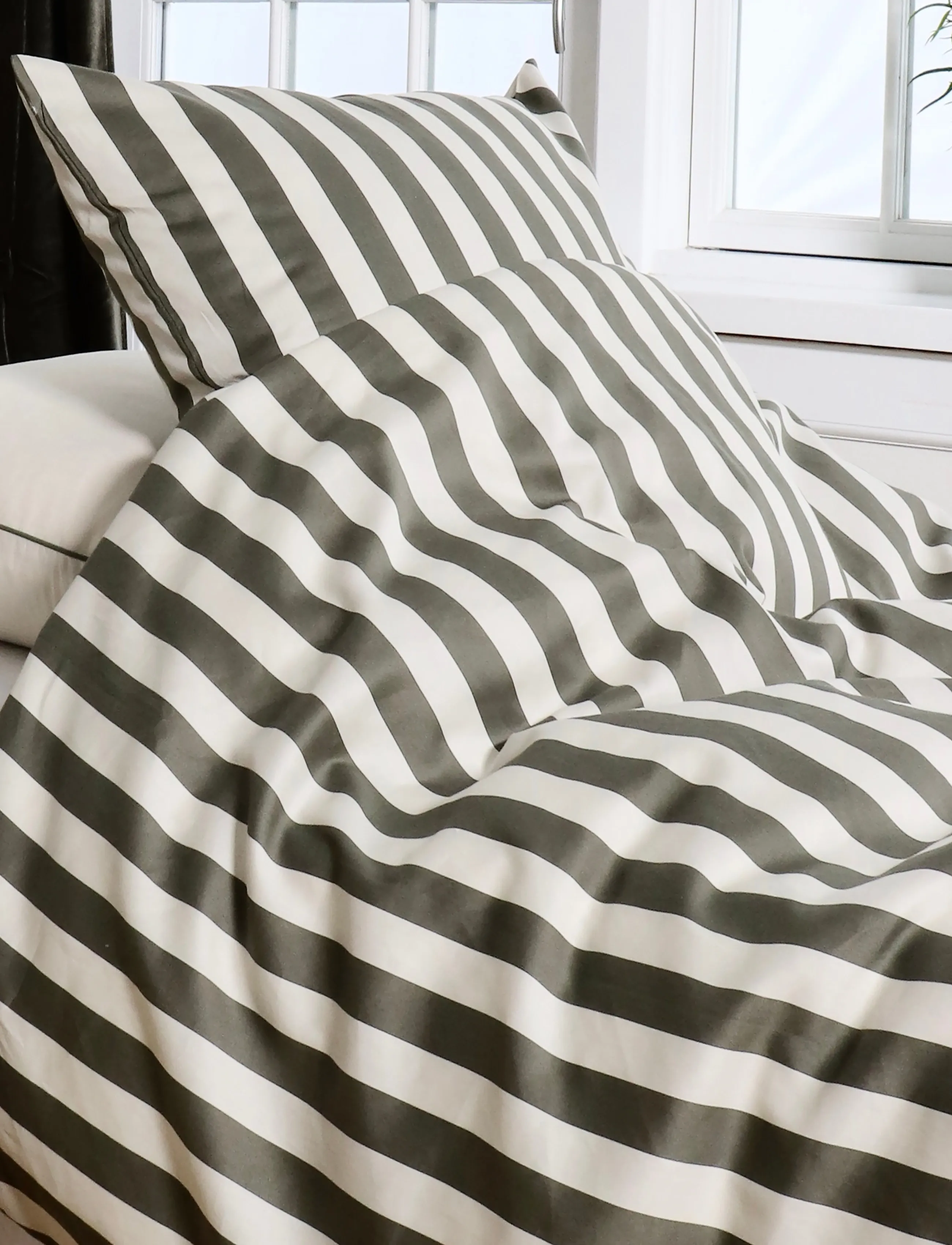 Omhu - Organic bedding set - Block stripe - bettwäsche-set - oliven/sand - 2