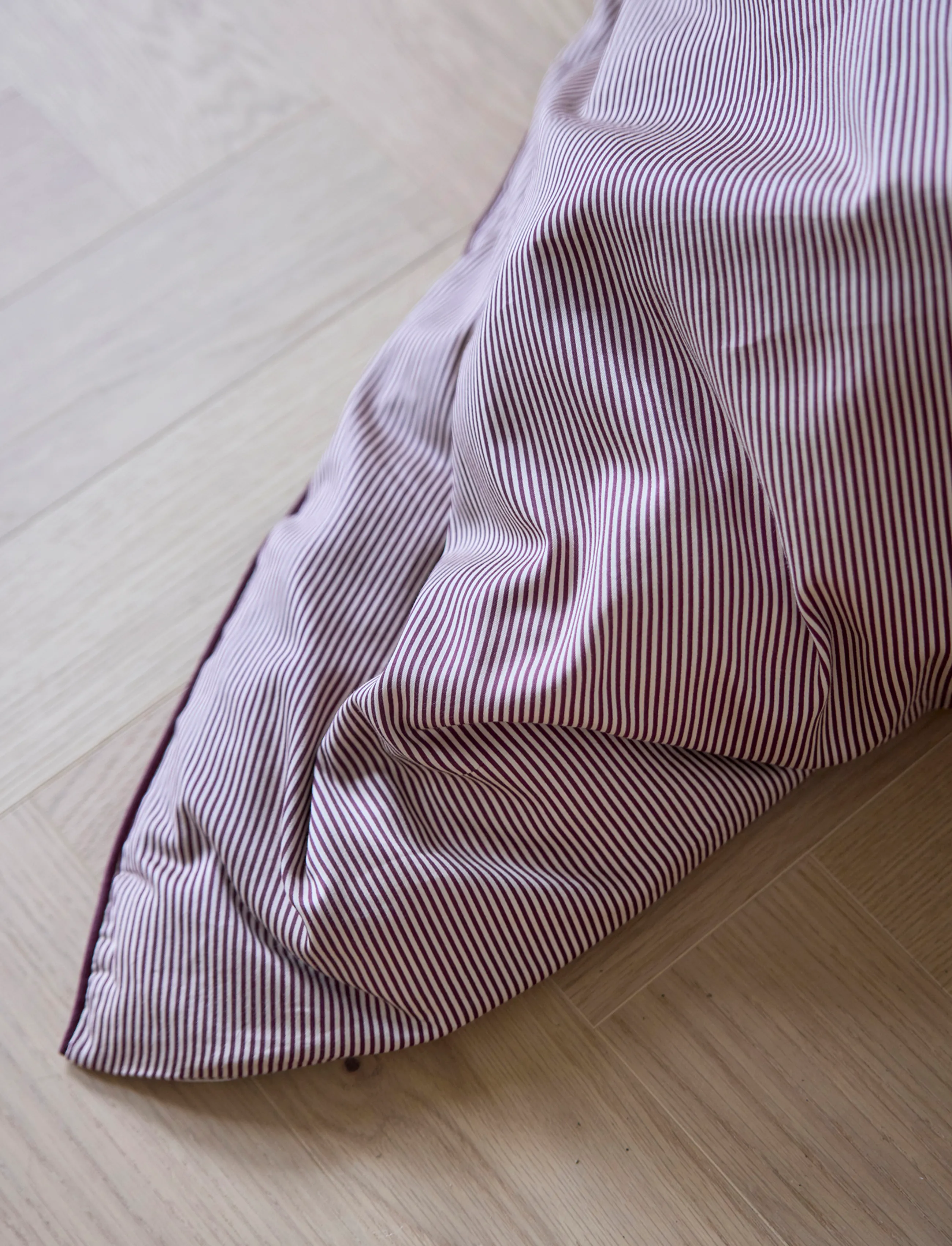 Omhu - Økologisk sengesæt - Pin stripe med piping - voodiriiete komplektid - royal/sand - 4