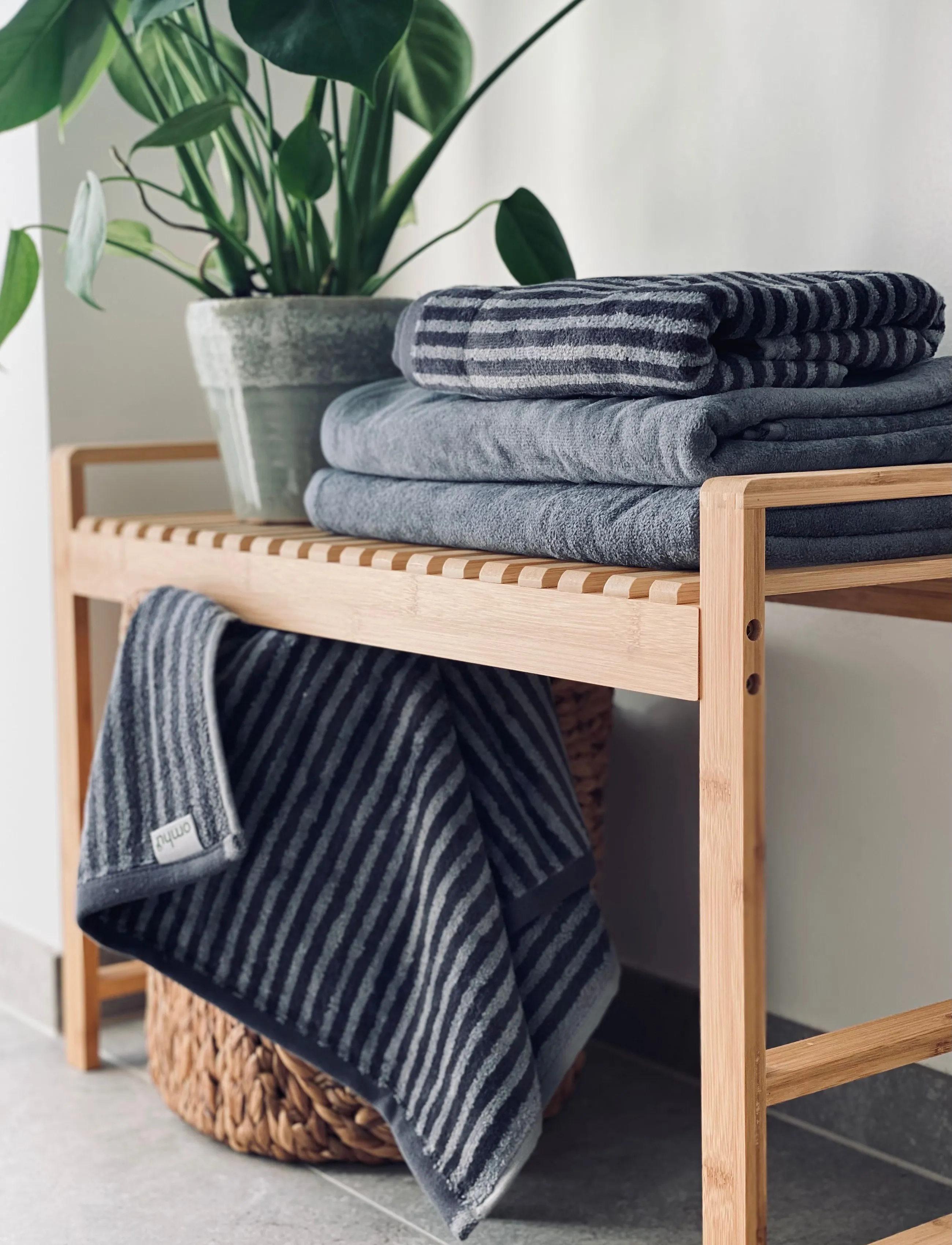 Omhu Økologisk Håndklæde - Frotté/Velour, 50X100 cm, Grey, Håndklæder Og Badehåndklæder > Håndklæder, Unisex