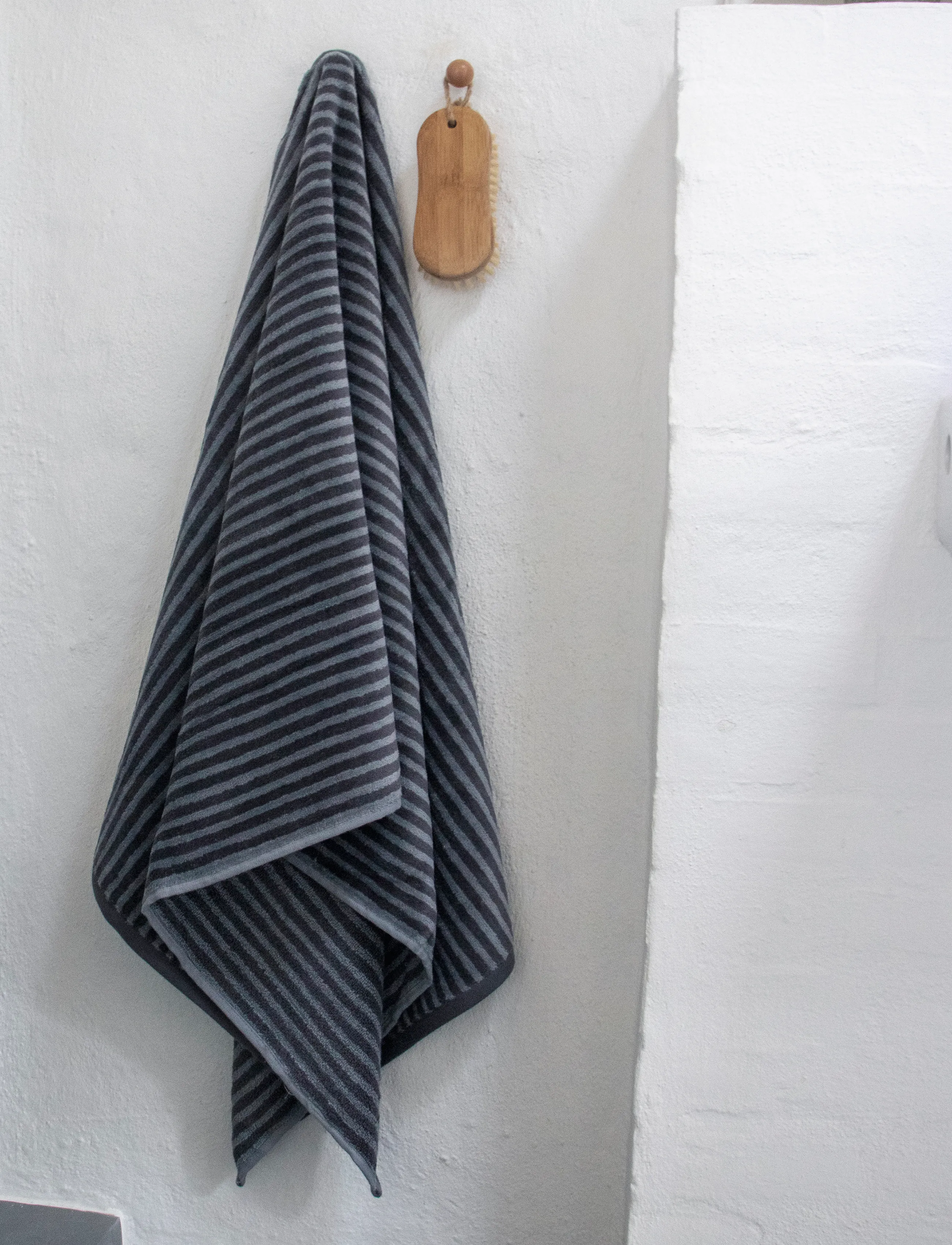 Omhu - Organic striped towel - Terry/velour - grÅ strib - 3