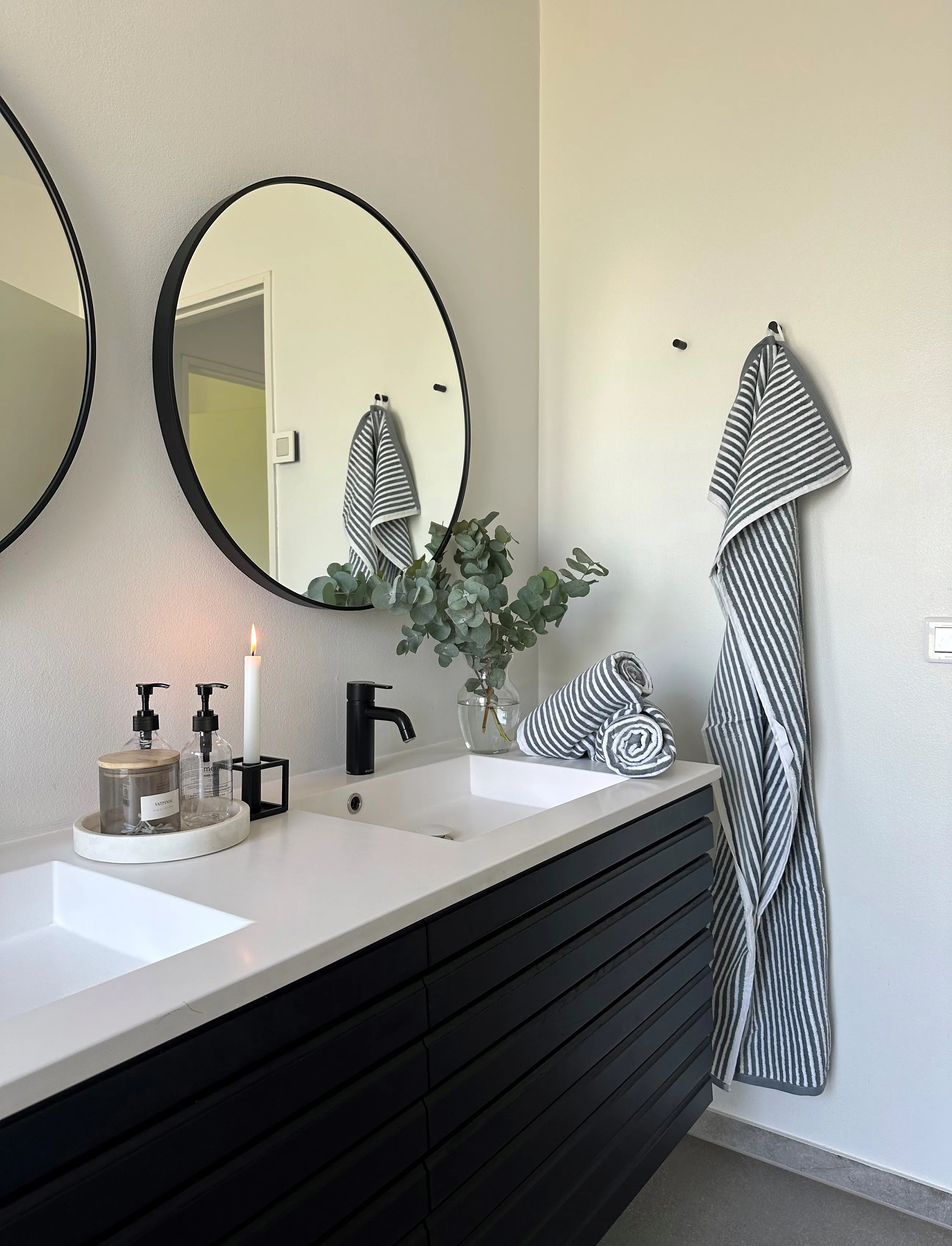 Omhu - Organic striped towel - Terry/velour - lys grÅ strib - 5