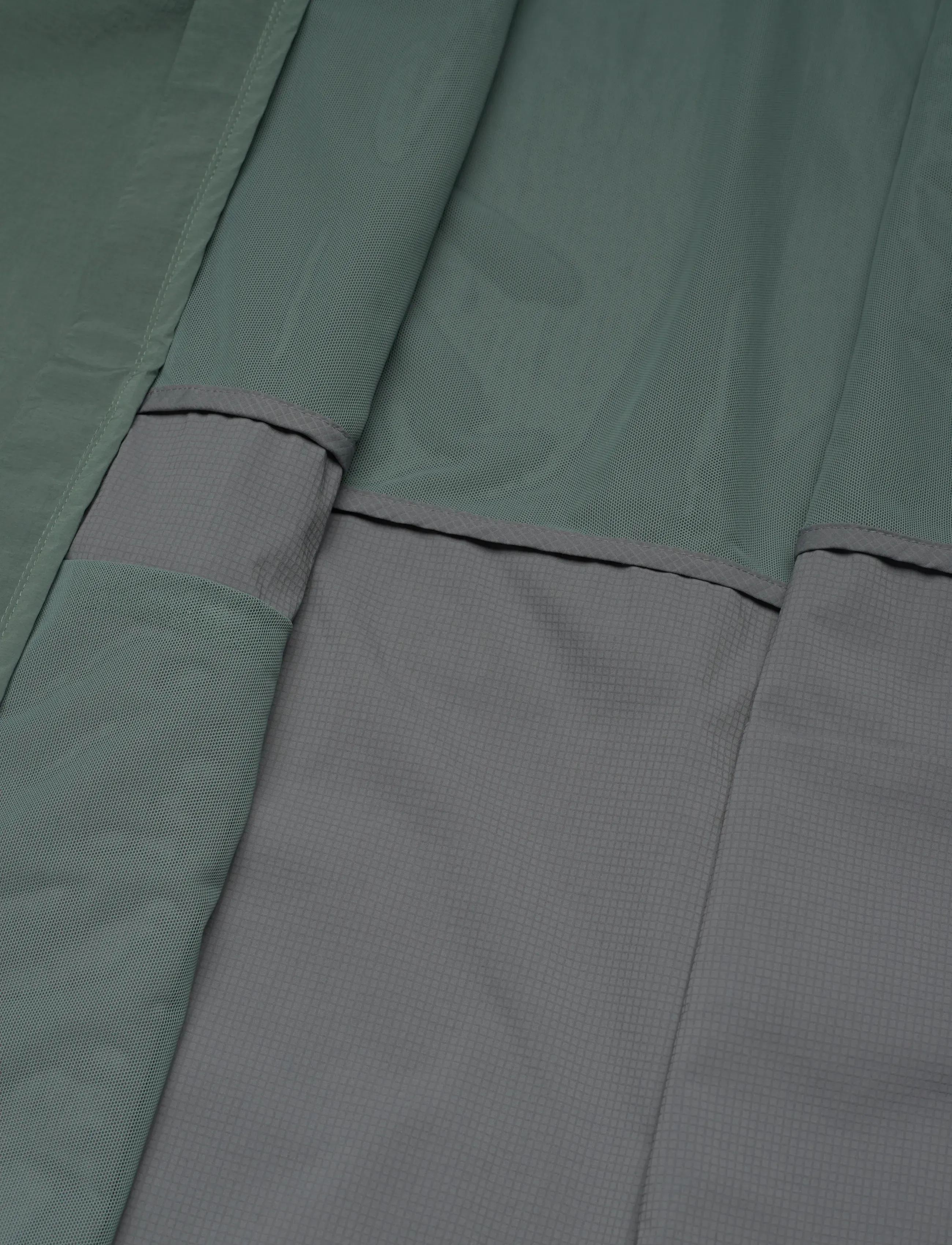 On - Core Jacket - spordijakid - olive | rock - 4