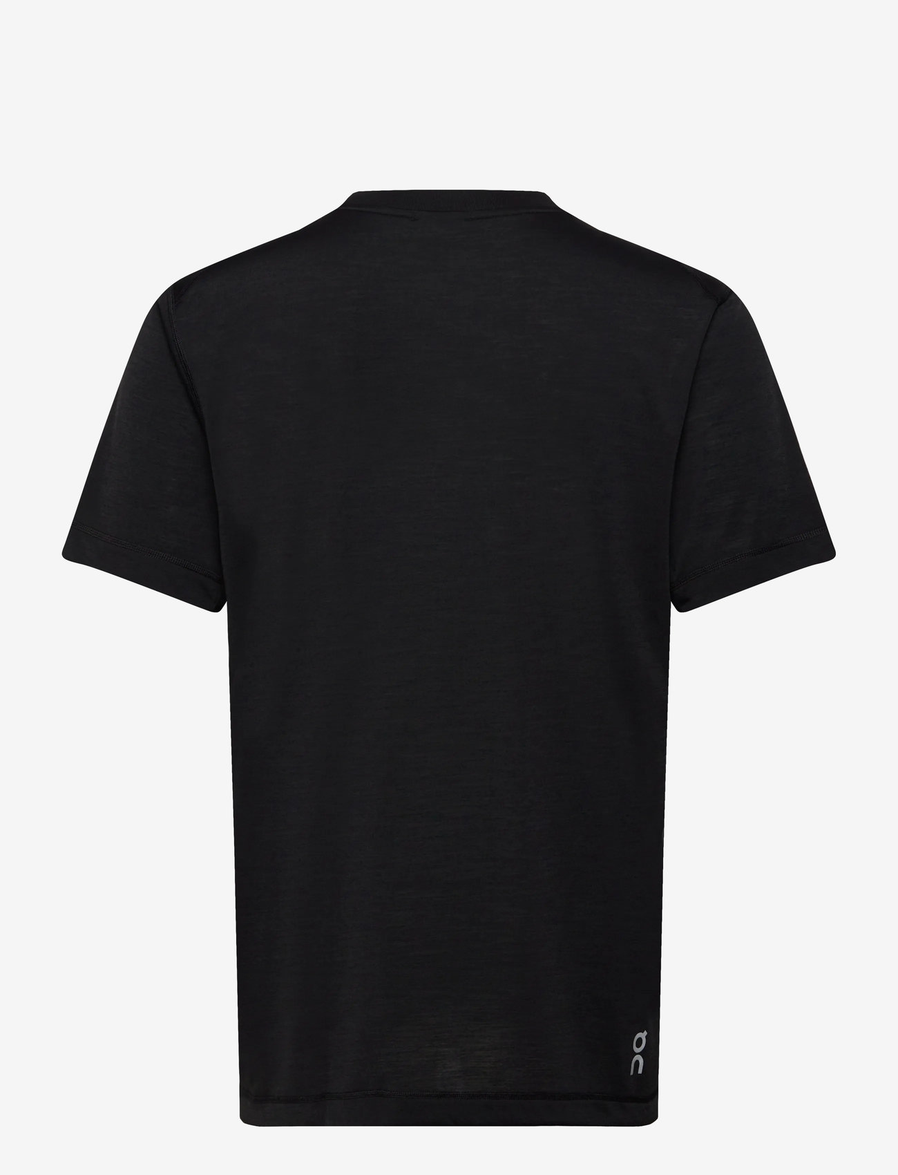 On - Train-T - black - 1