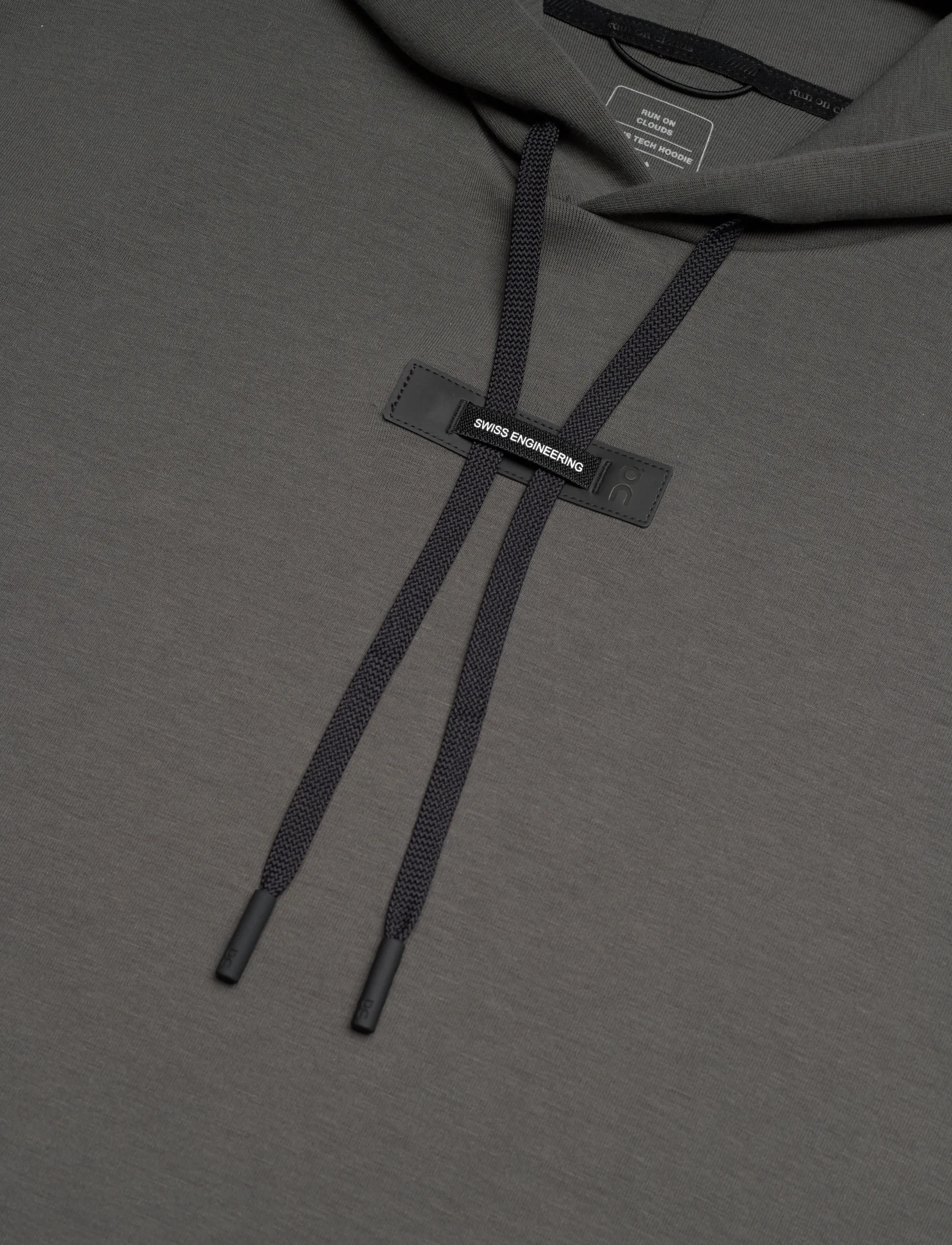 On - Focus Tech Hoodie - huvtröjor - shadow - 2