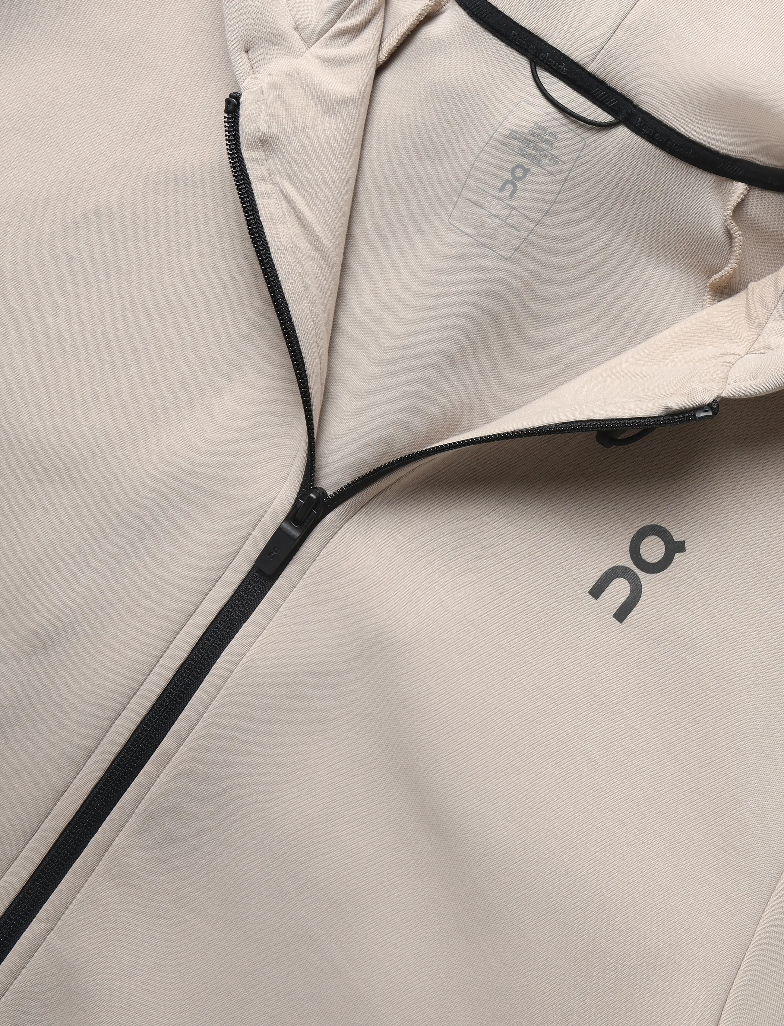 On - Focus Tech Zip Hoodie - tops - desert - 2