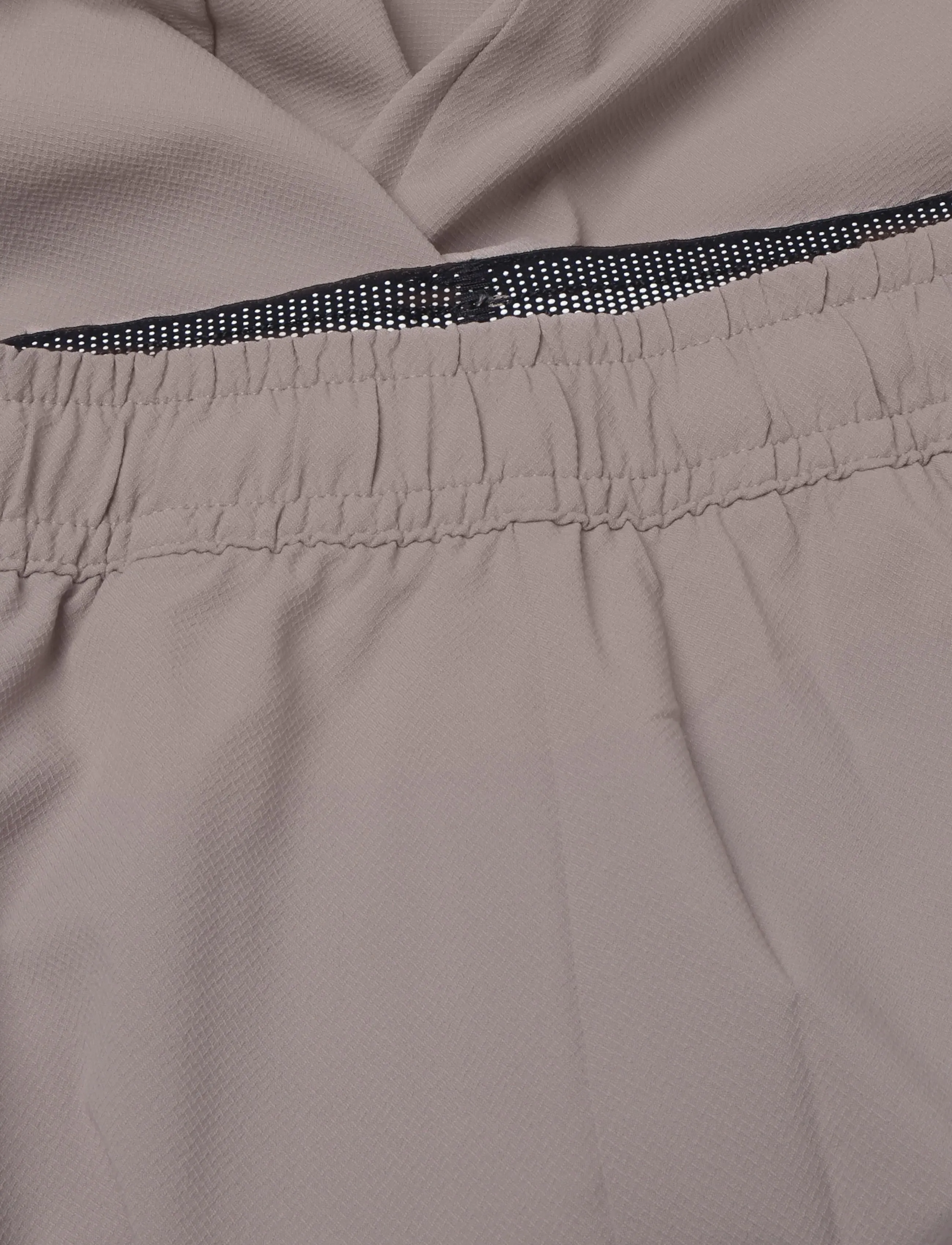 On - Train Shorts 7" - trainingsshorts - clay - 2