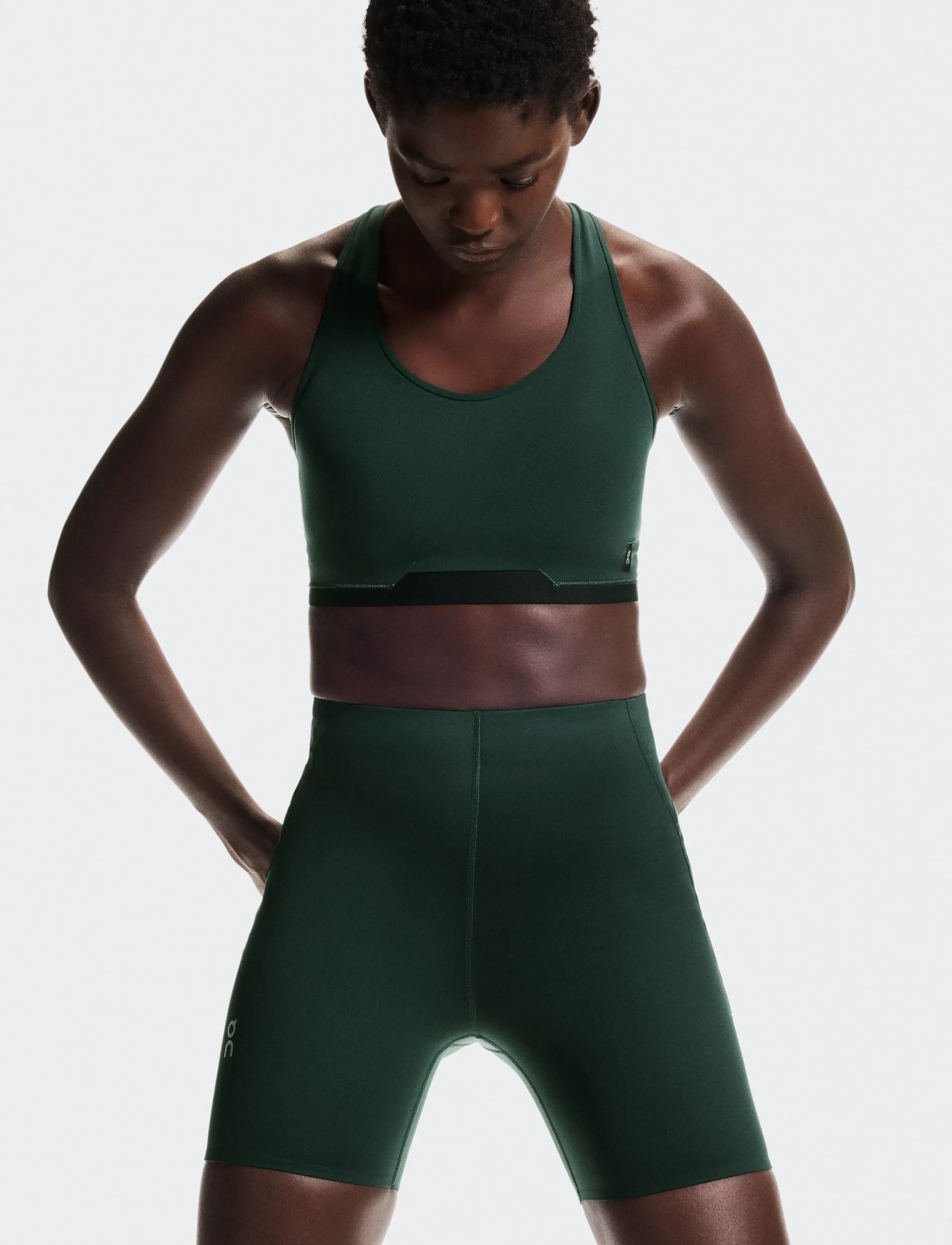 On - Train Tights Short - obsidian - 2