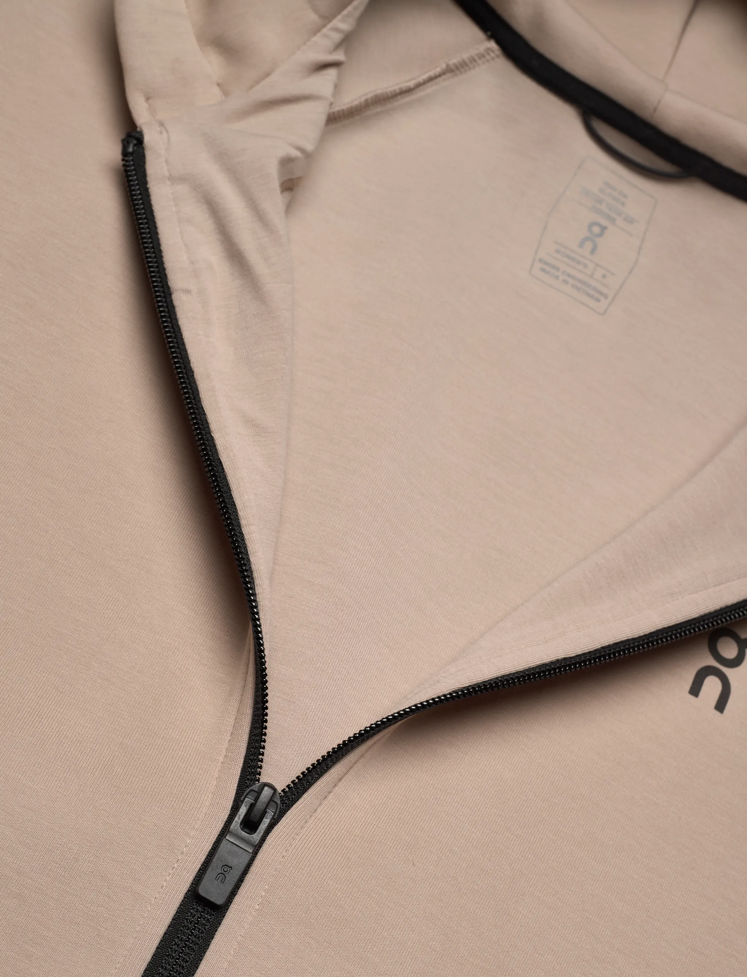 On - Focus Tech Zip Hoodie - kapuutsiga dressipluusid - desert - 2