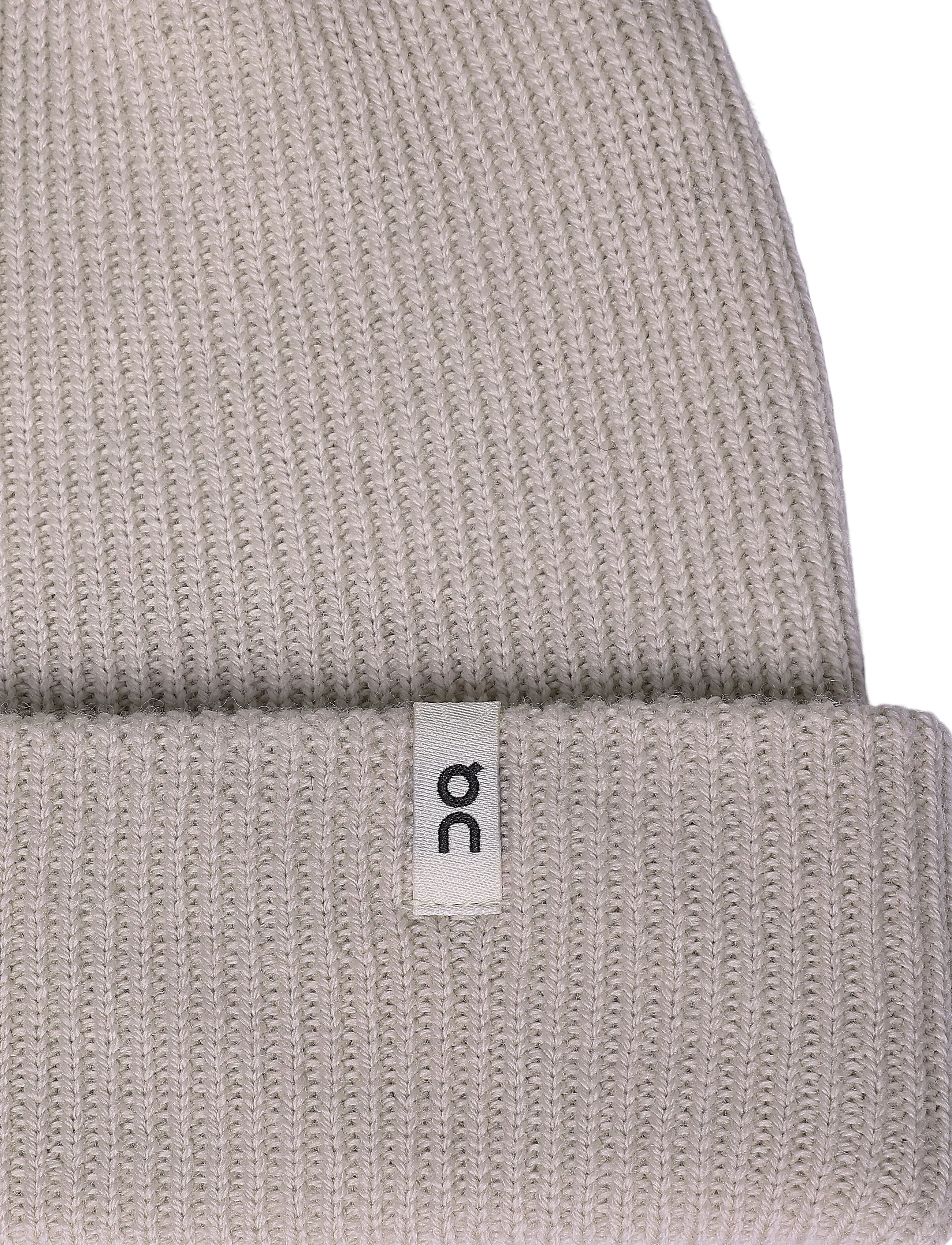 On - Merino Beanie - oat - 2