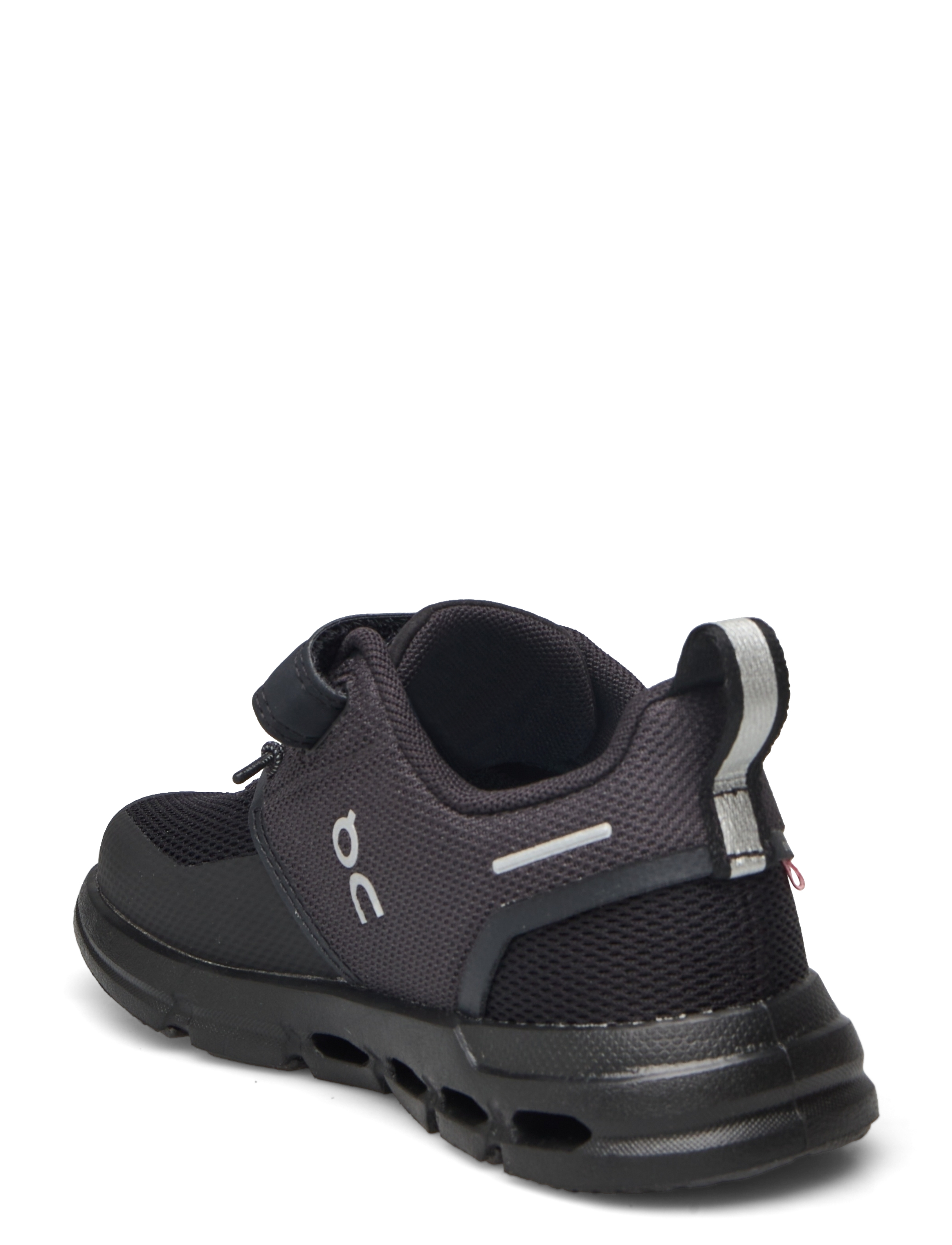 On - Cloud Play - all black - 2