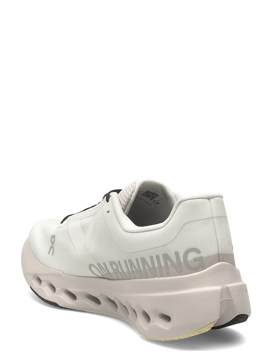 On - Cloudsurfer Next - löparskor - ivory | silver - 2