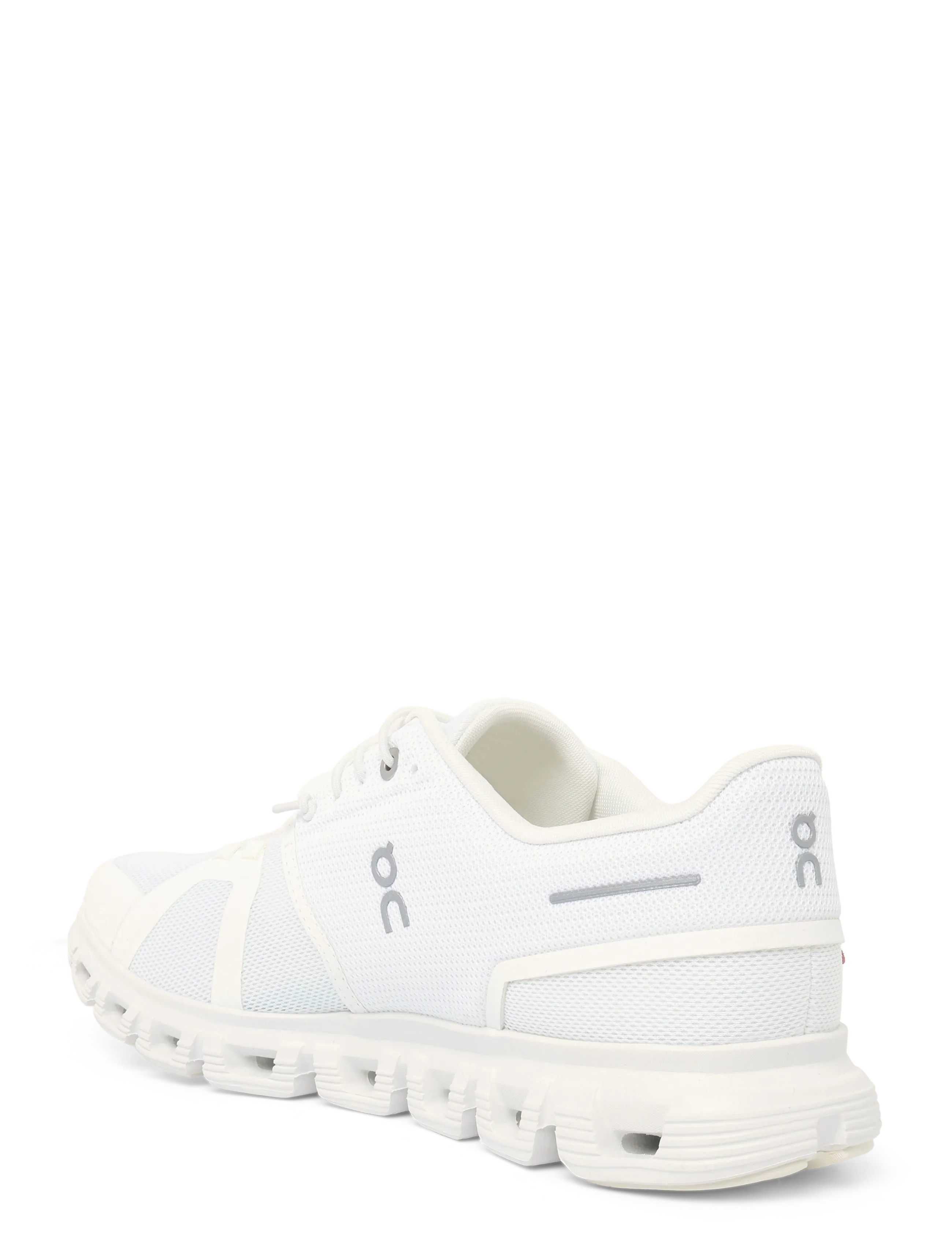 On - Cloud 6 - låga sneakers - white | white - 1