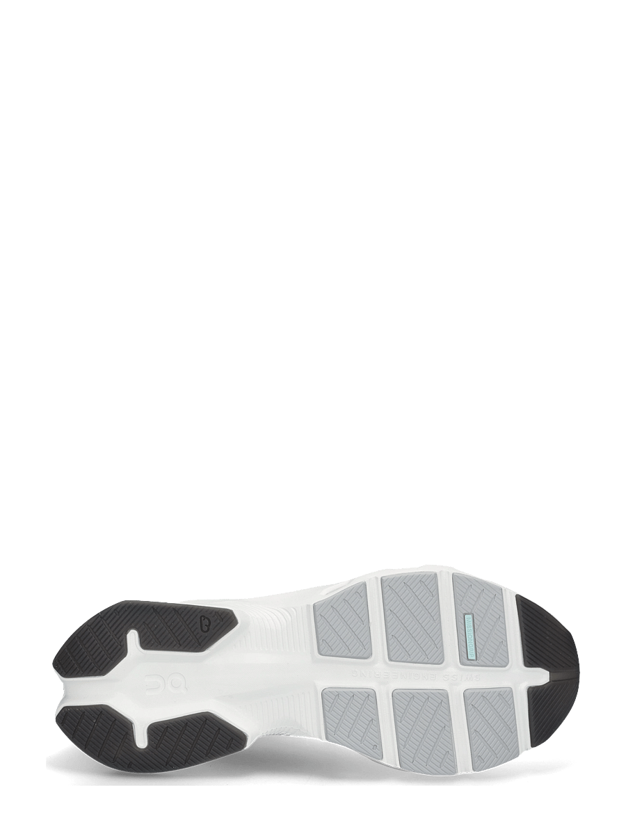 On - Cloudpulse 2 - träningsskor - white | black - 4