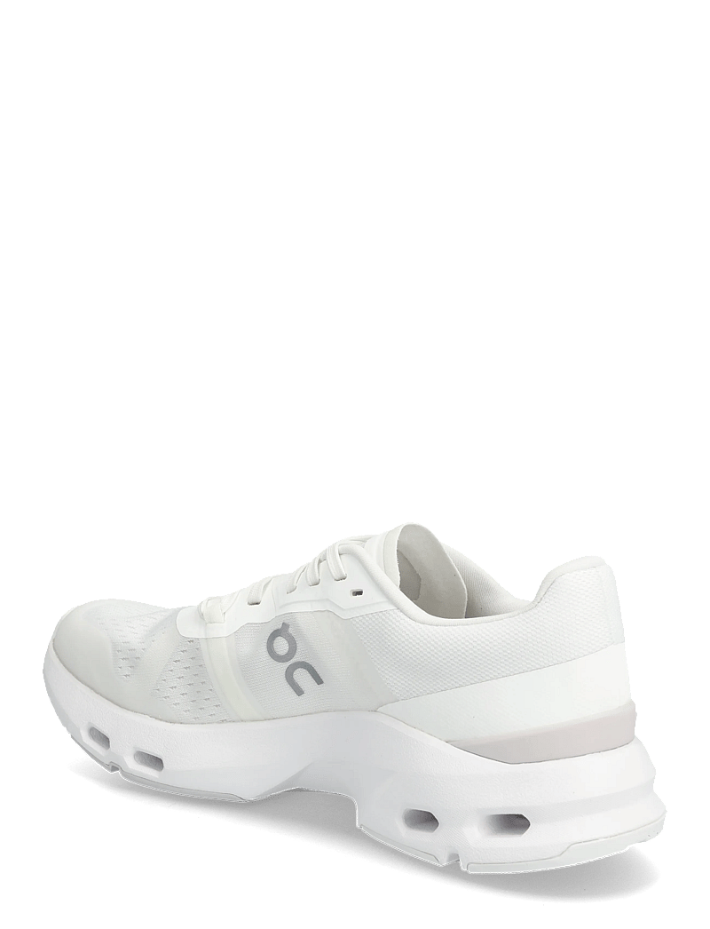 On - Cloudpulse - tennised - white | frost - 2