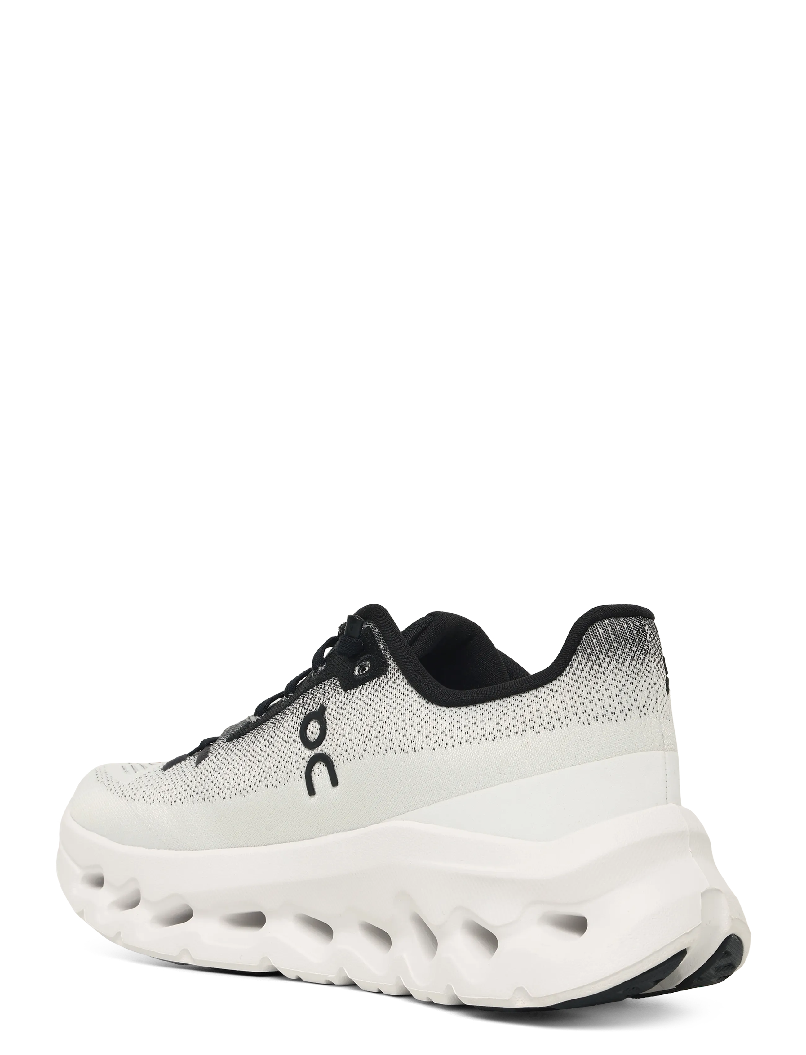 On - Cloudtilt - niedriger schnitt - black | ivory - 1