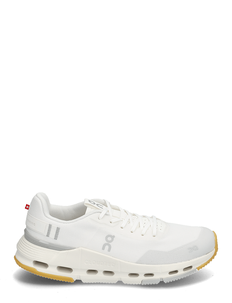 On - Cloudnova Form 2 - sneakers med lav ankel - white | ivory - 1
