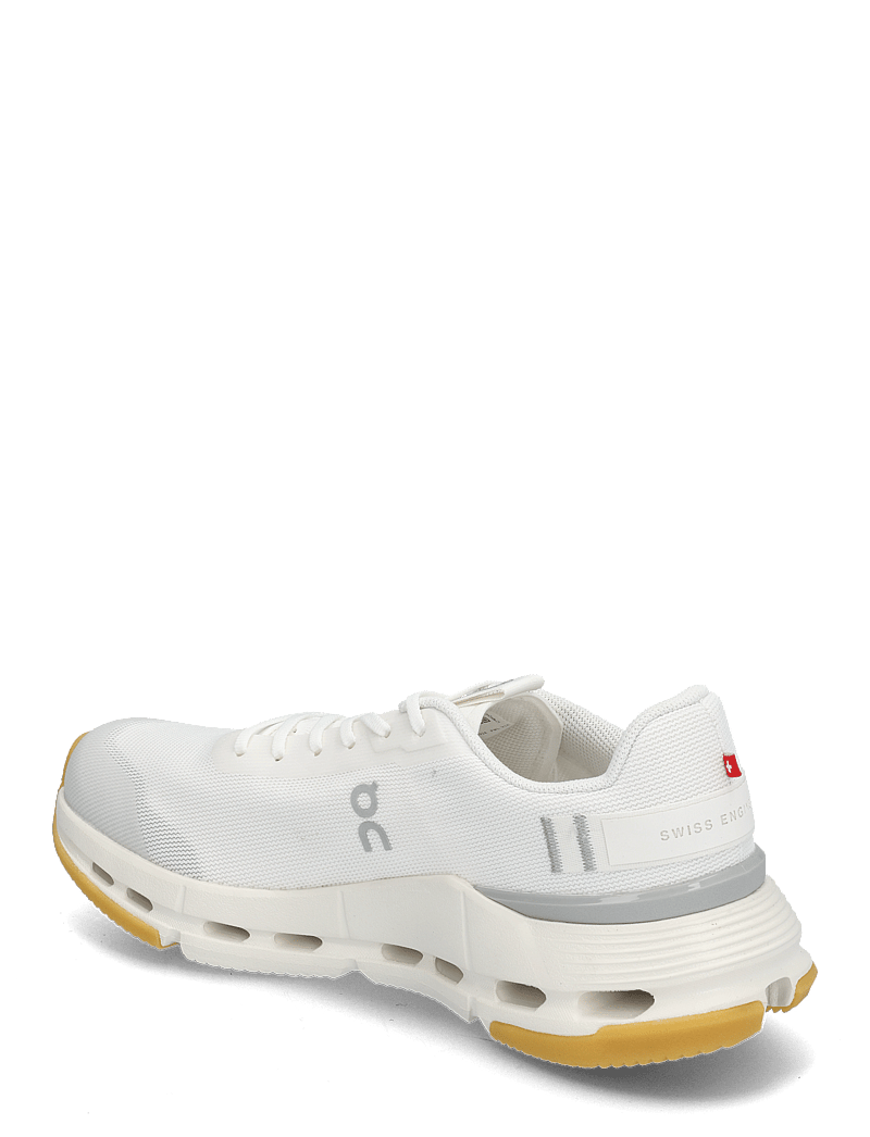 On - Cloudnova Form 2 - sneakers med lav ankel - white | ivory - 2