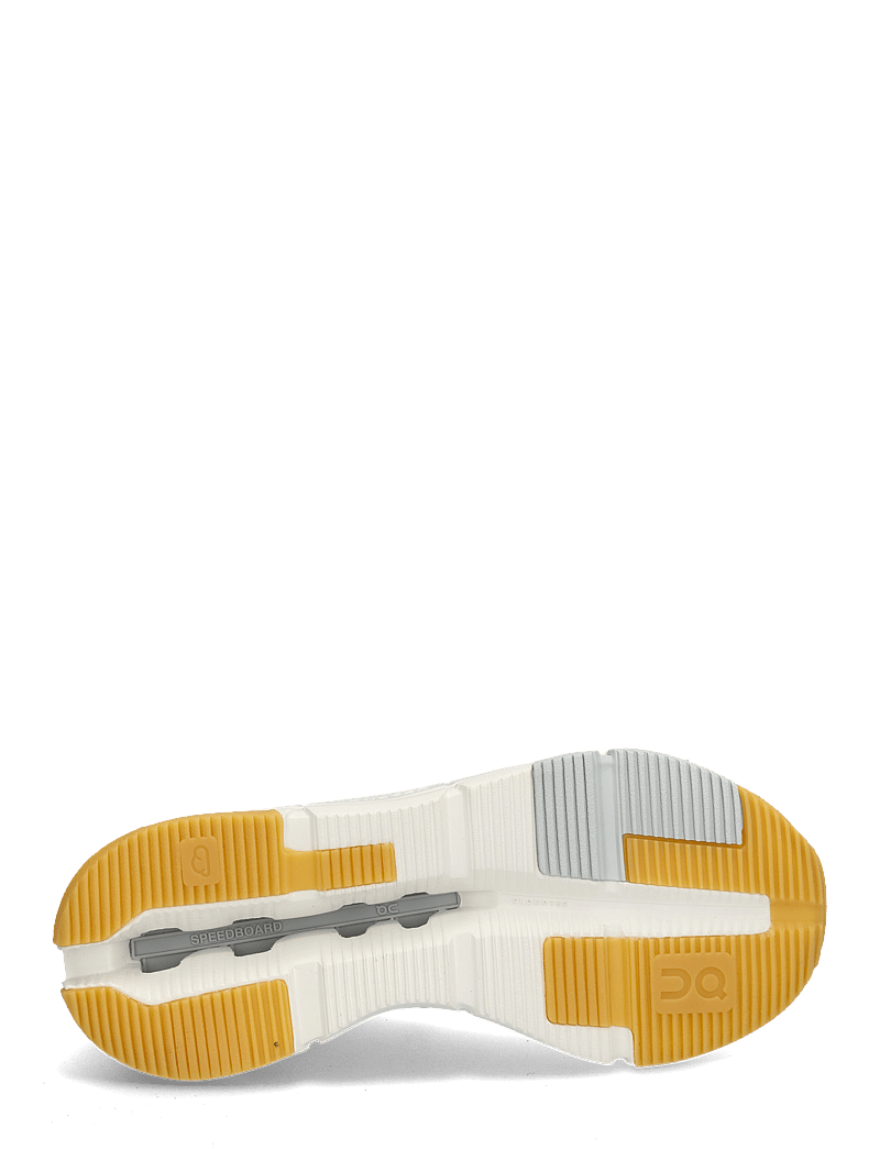 On - Cloudnova Form 2 - sneakers med lav ankel - white | ivory - 4