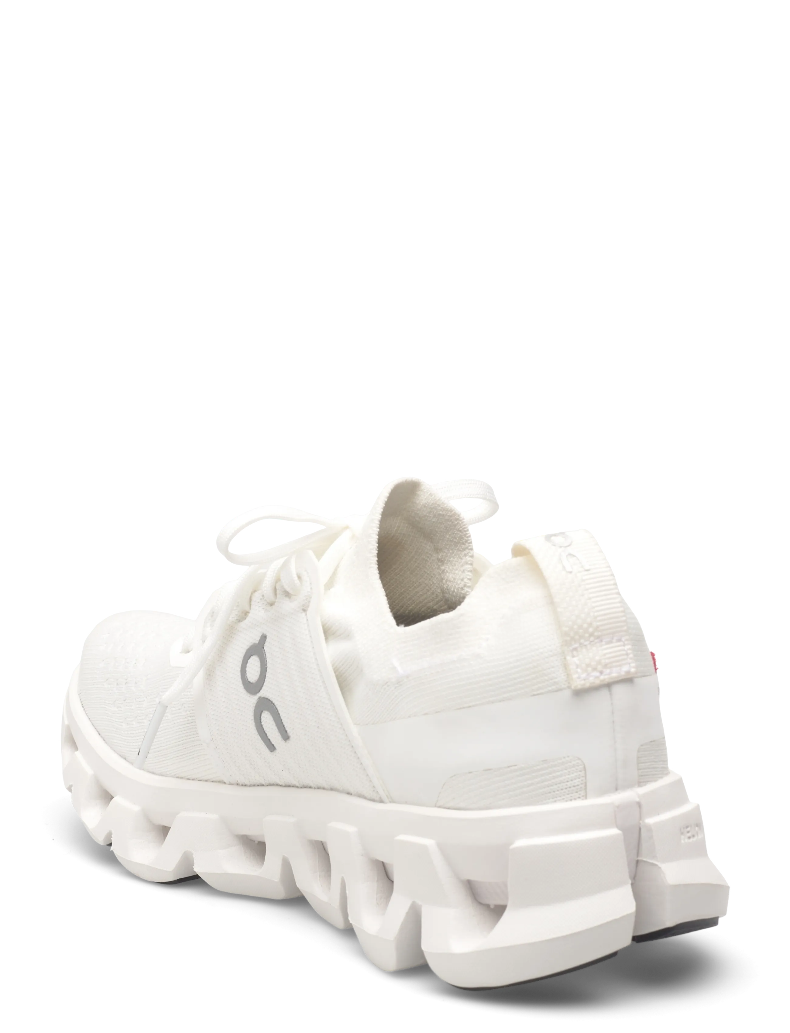 On - Cloudswift 4 - jooksujalatsid - white | white - 2