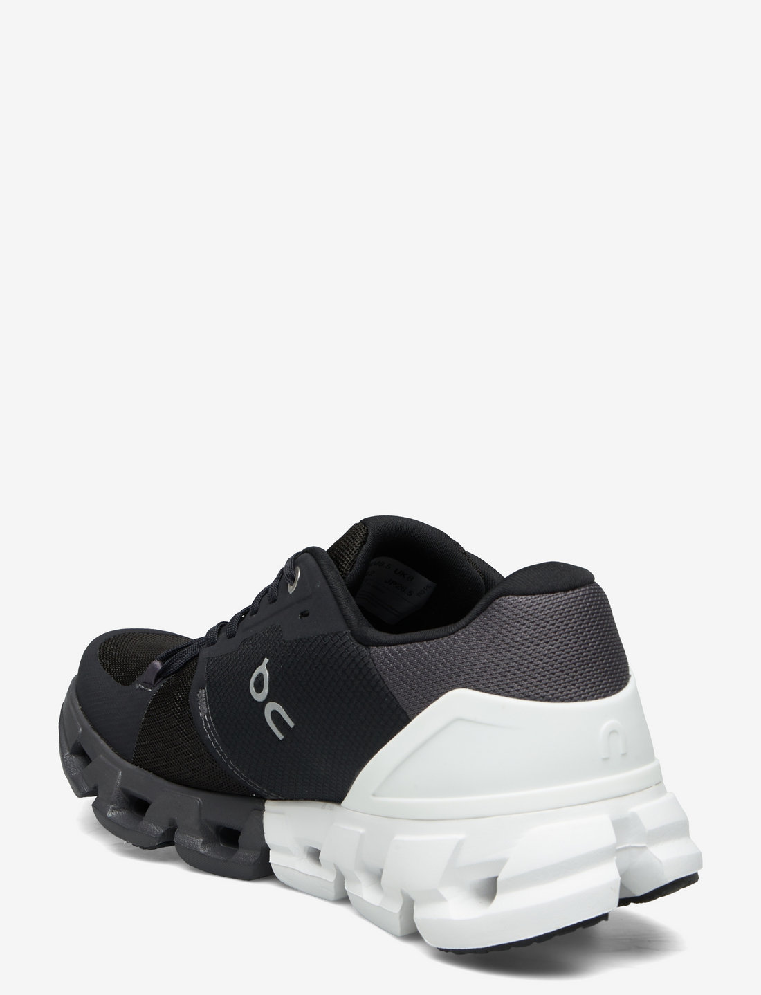 On cloudflyer black white sales