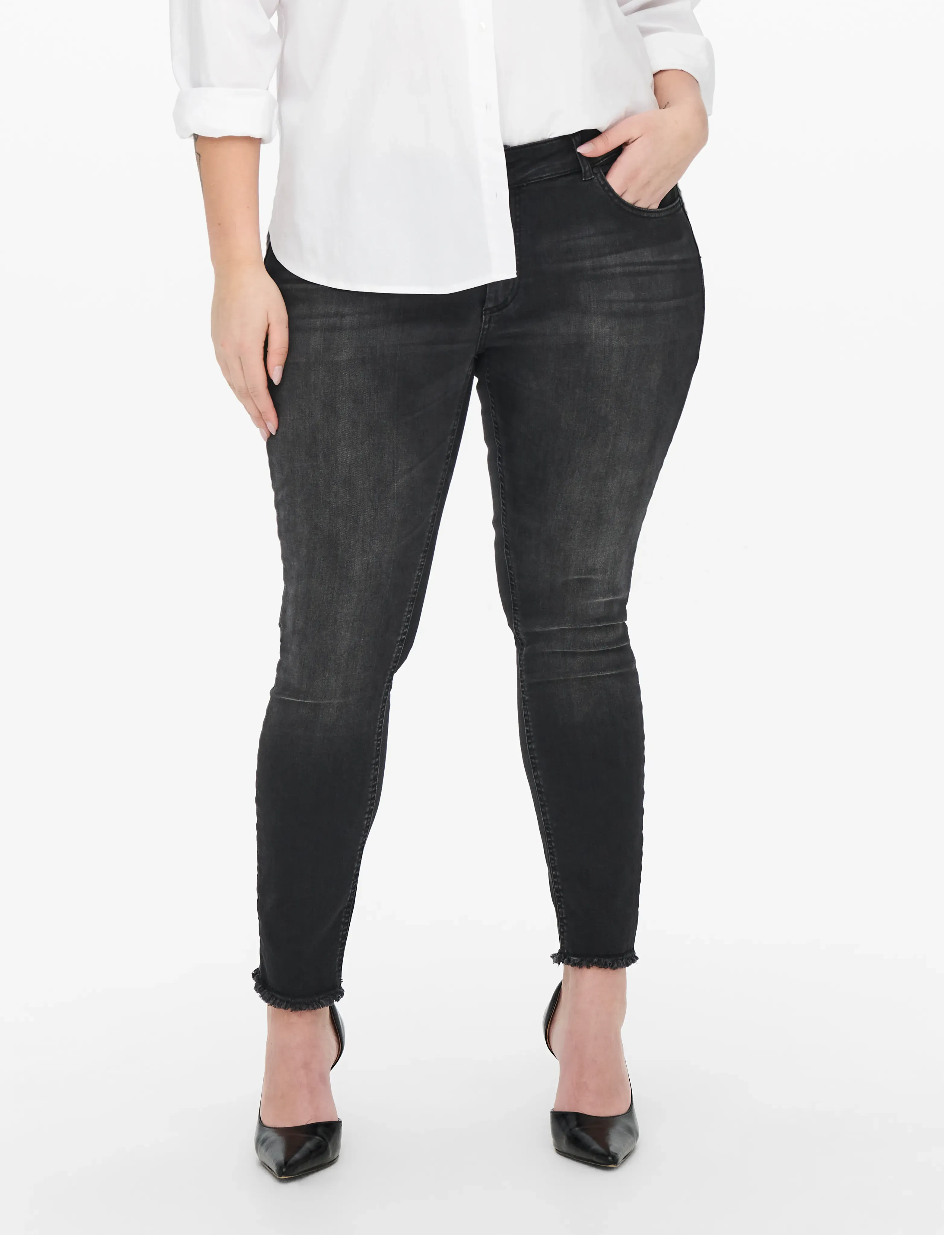 ONLY Carmakoma CARWILLY REG ANK SKINNY JEANS BLACK NOOS - Tøj - BLACK / black