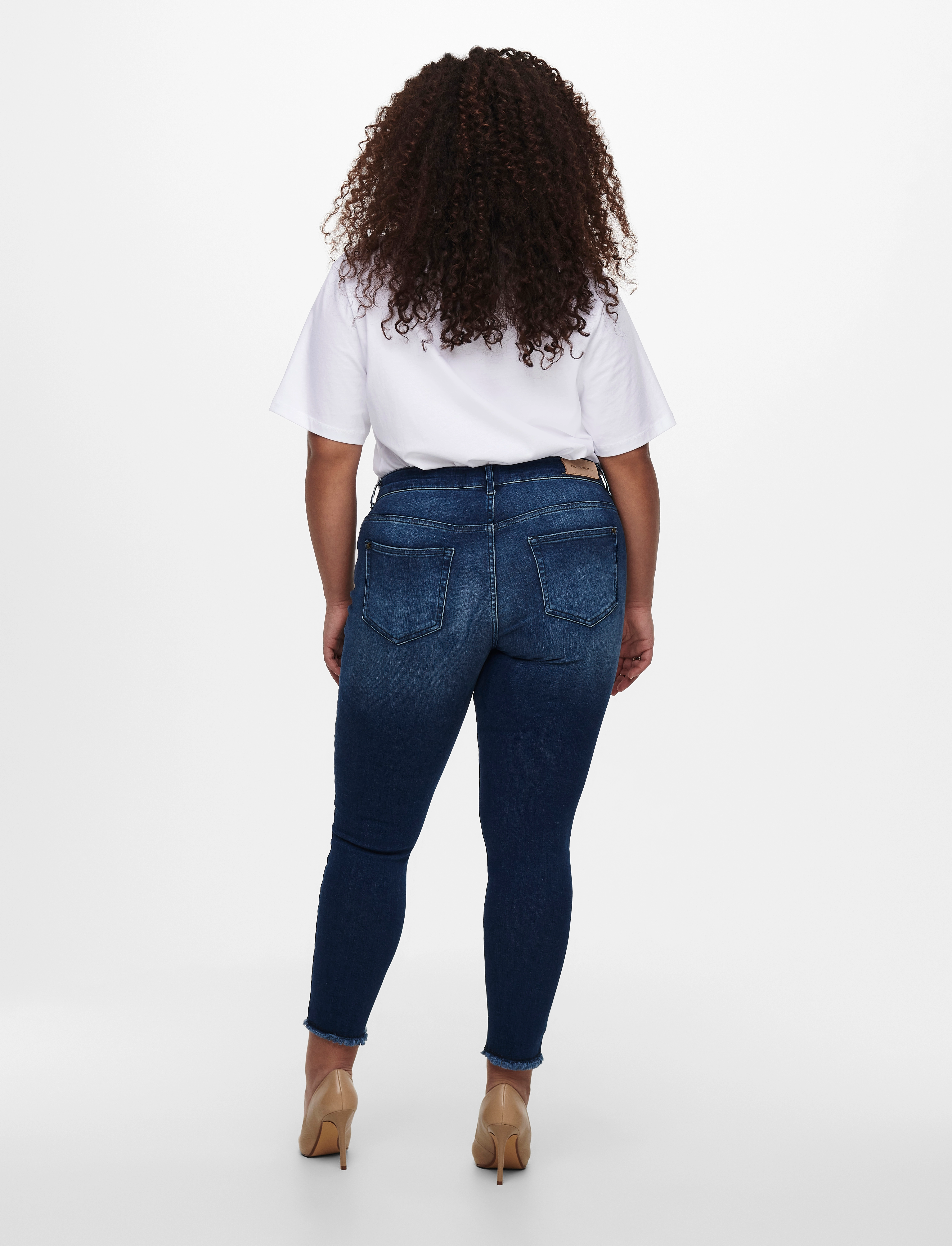 ONLY Carmakoma - CARWILLY REG SKINNY ANK JEANS MBD NOOS - jeans skinny - medium blue denim - 3