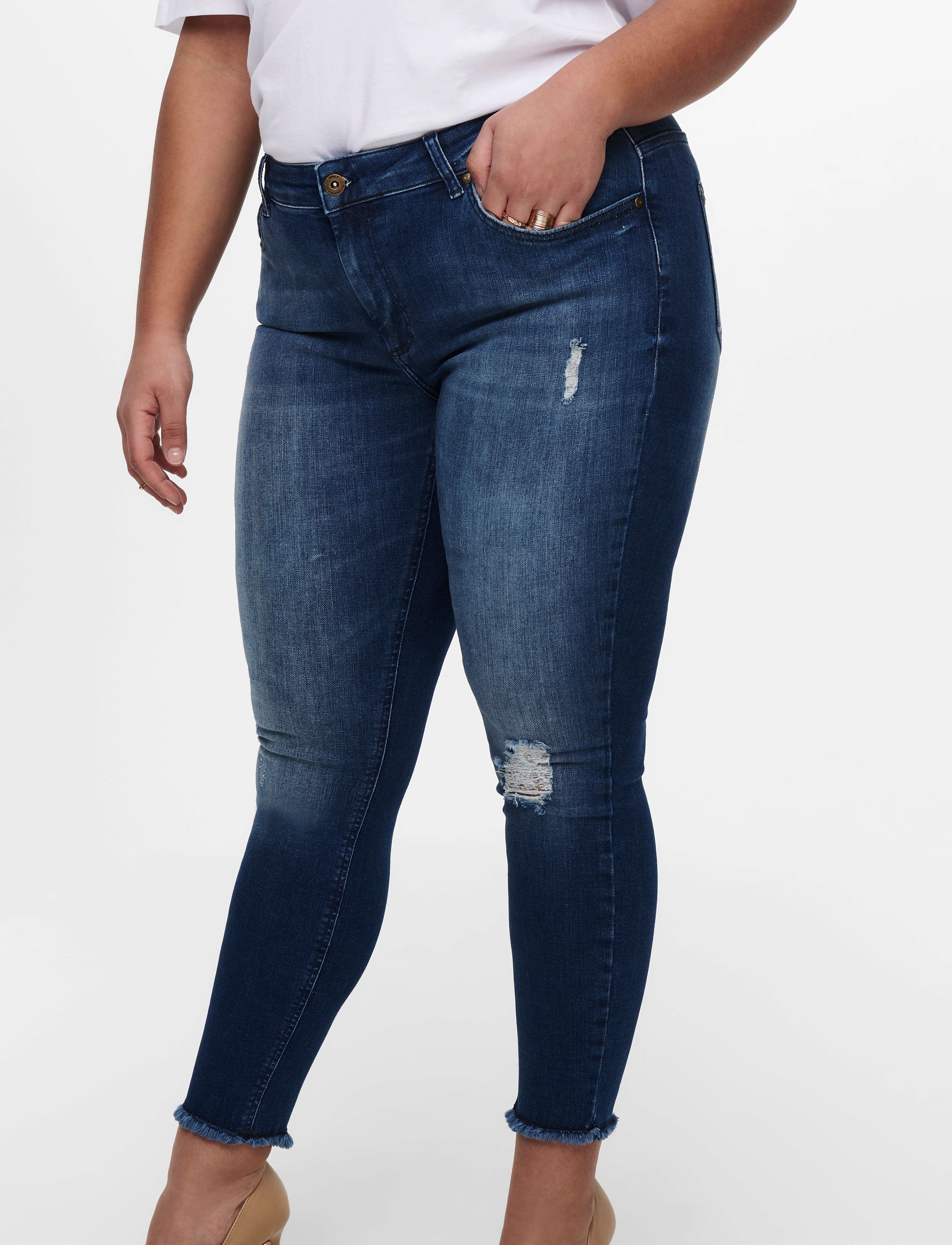 ONLY Carmakoma - CARWILLY REG SKINNY ANK JEANS MBD NOOS - jeans skinny - medium blue denim - 5