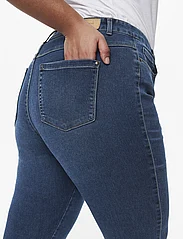 ONLY Carmakoma - CARAUGUSTA HW SK DNM JEANS  BJ13964 NOOS - skinny jeans - medium blue denim - 5