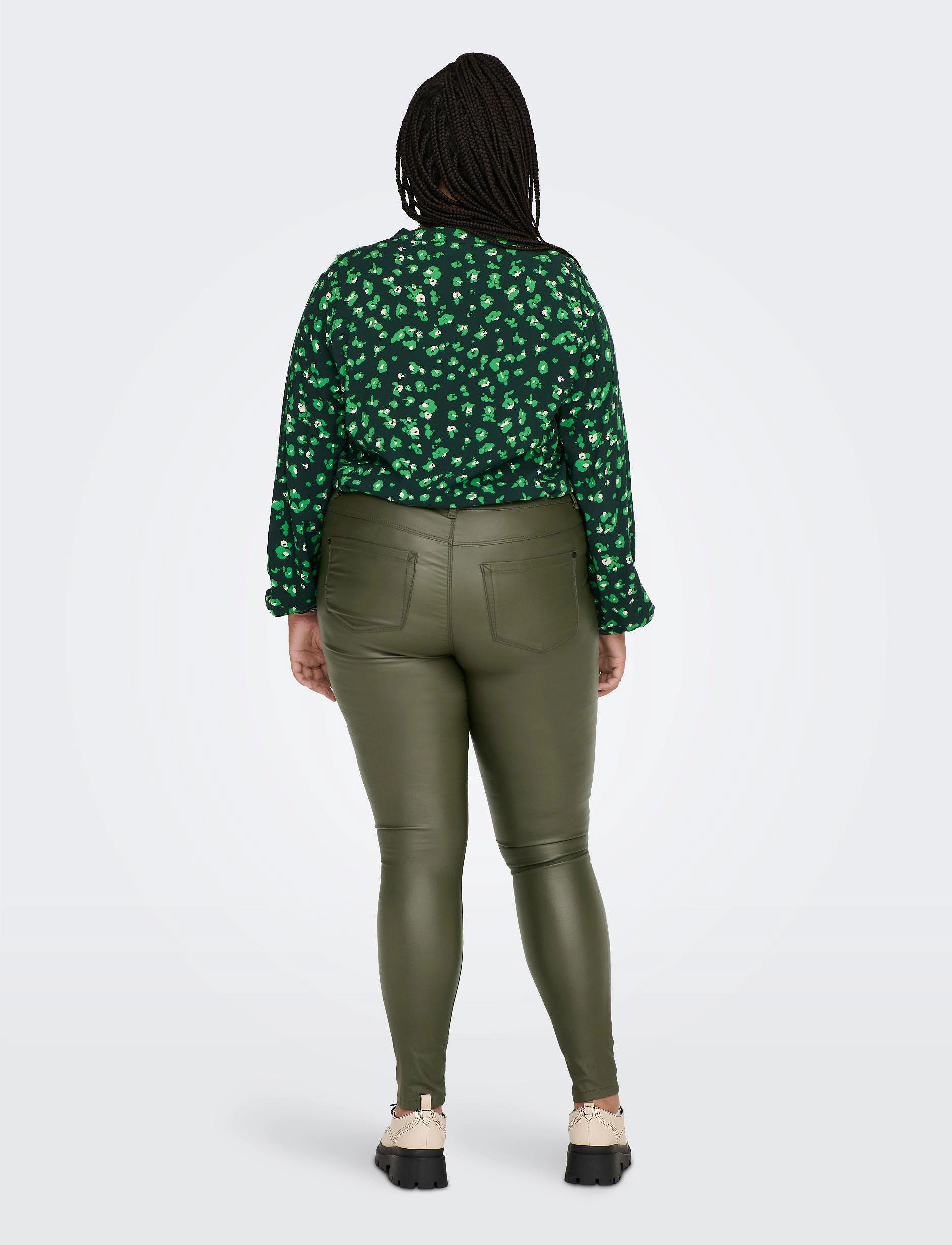 ONLY Carmakoma - CARPUNK REG SK COATED PANTS COLOR - kalamata - 3