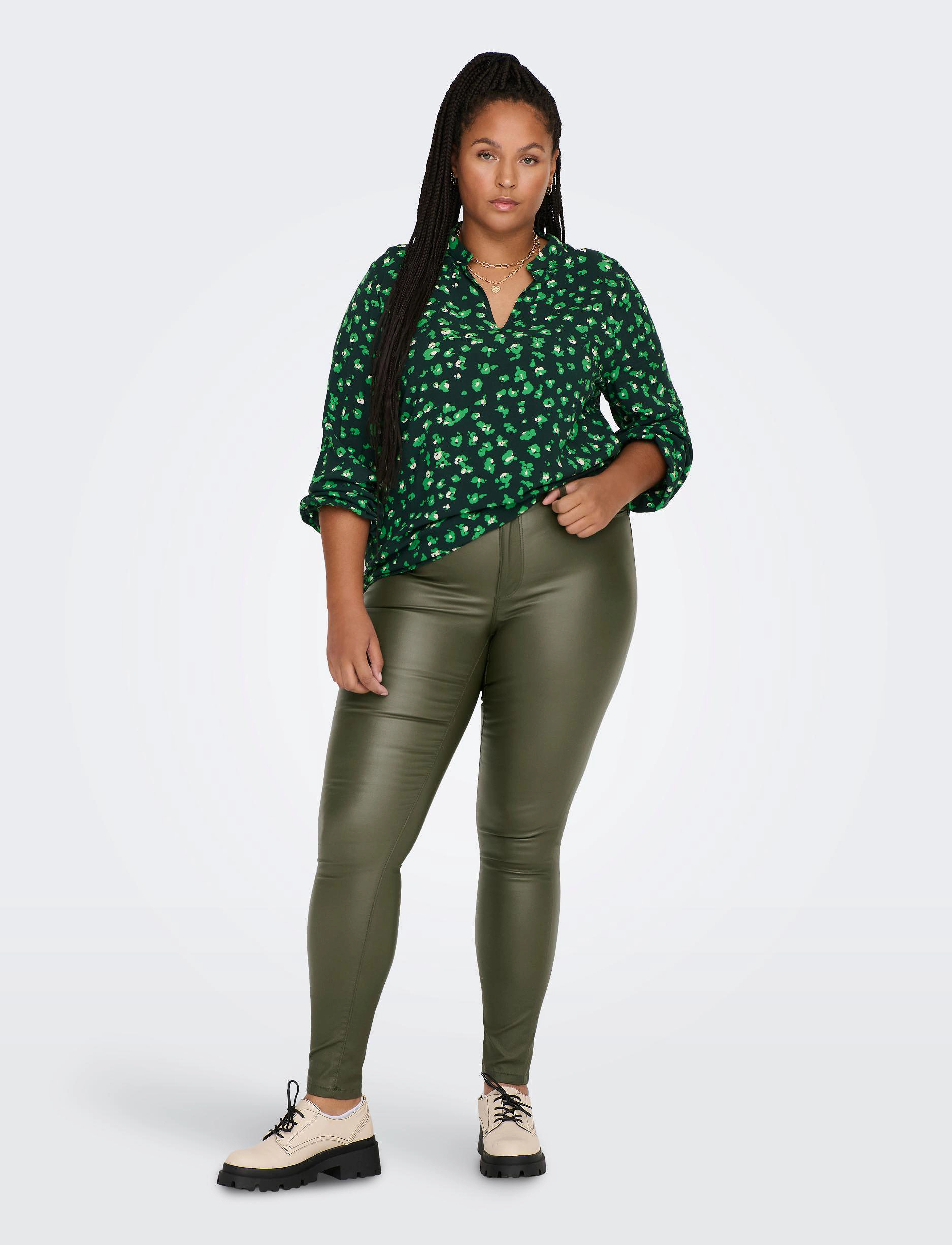 ONLY Carmakoma - CARPUNK REG SK COATED PANTS COLOR - kalamata - 4