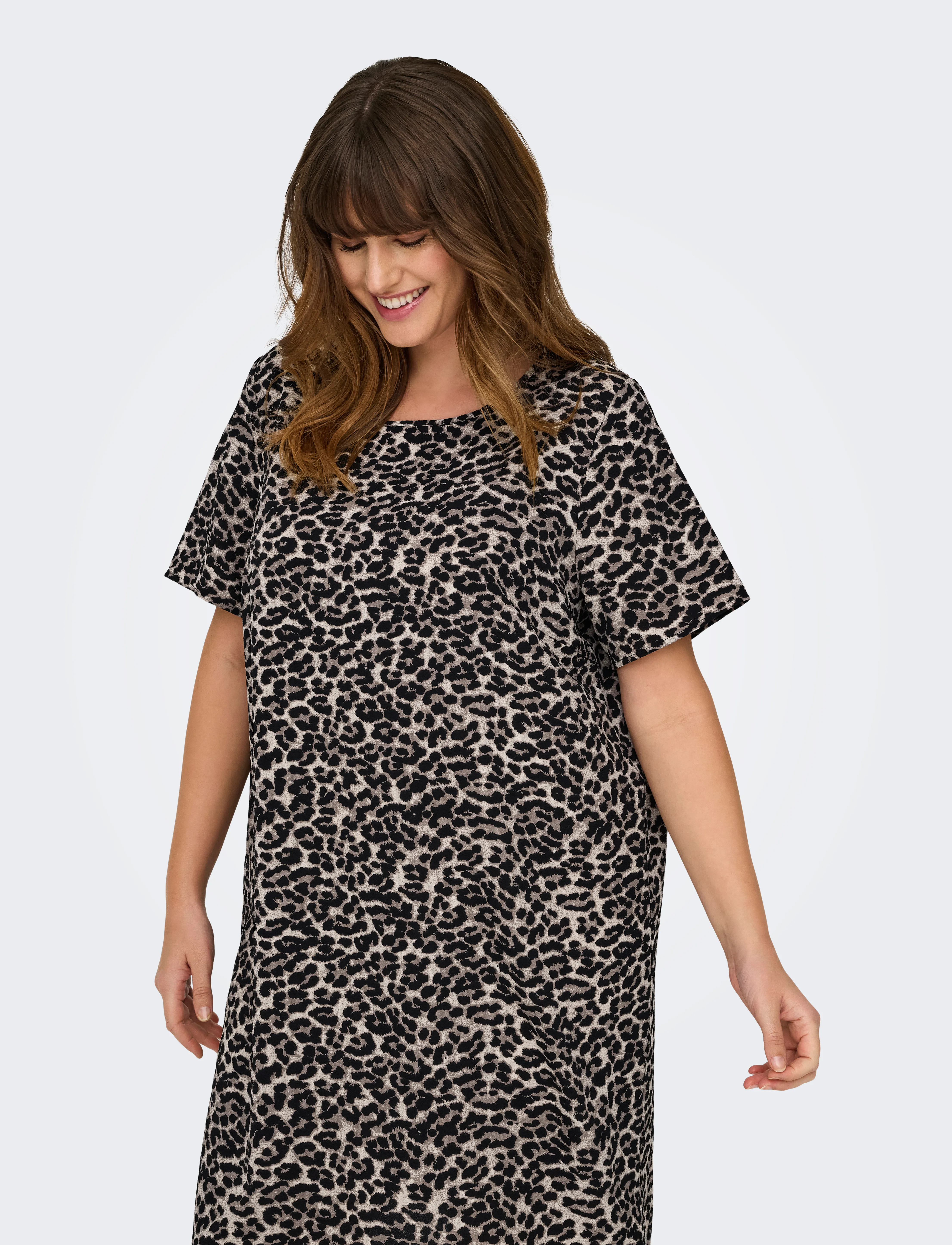 ONLY Carmakoma - CARLUX S/S TUNIC DRESS WVN NOOS - vabaaja kleidid - pumice stone - 4