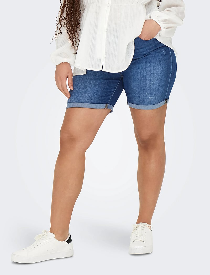 ONLY Carmakoma - CARLAOLA REG DEST DNM SHORTS - medium blue denim - 0