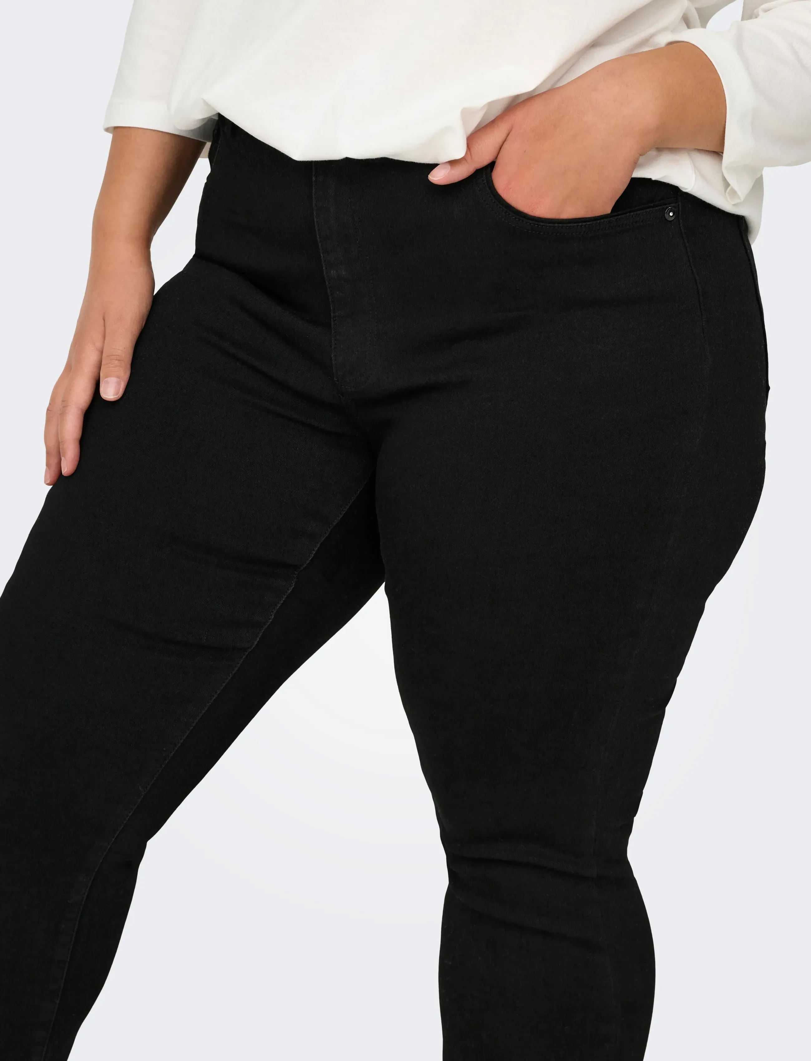 ONLY Carmakoma - CARSALLY HW FLARED JEANS BJ165 NOOS - jeans évasés - black - 5