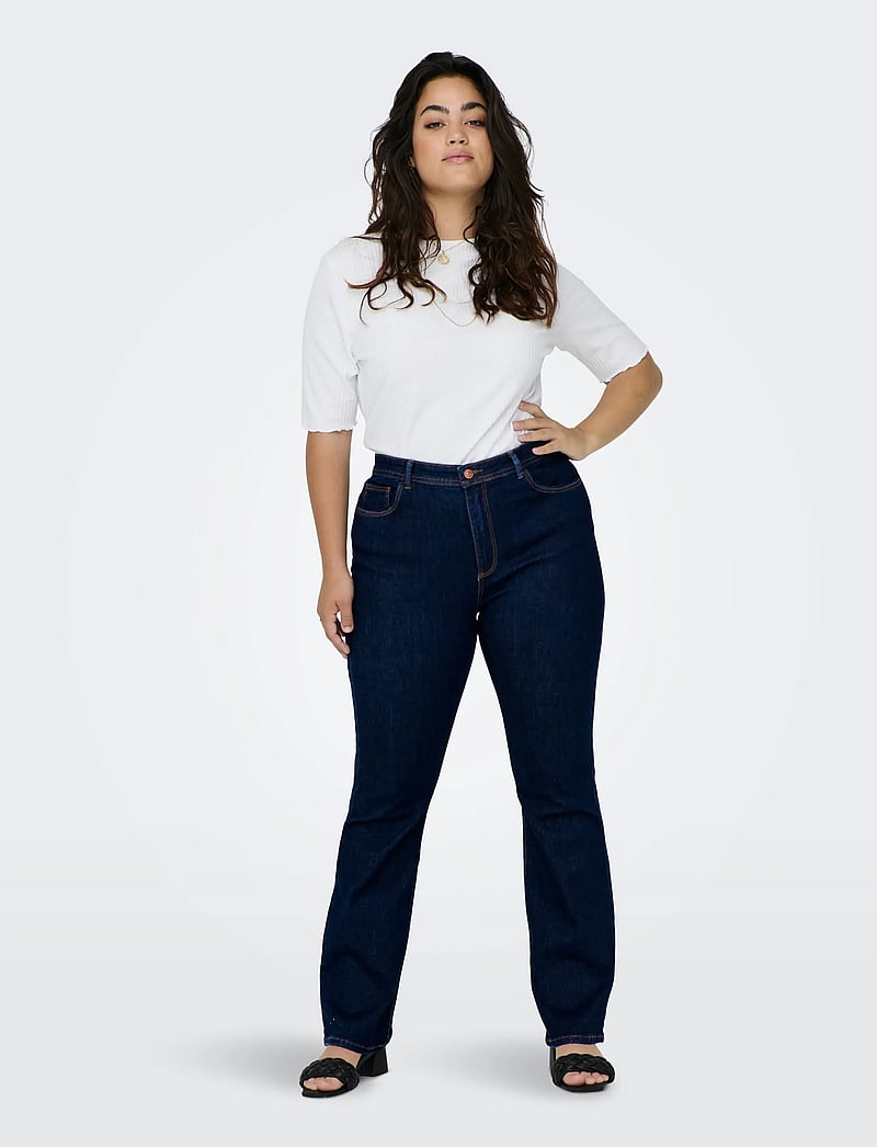 ONLY Carmakoma - CARSALLY HW FLARED JEANS DNM BJ370 NOOS - schlaghosen - dark blue denim - 4