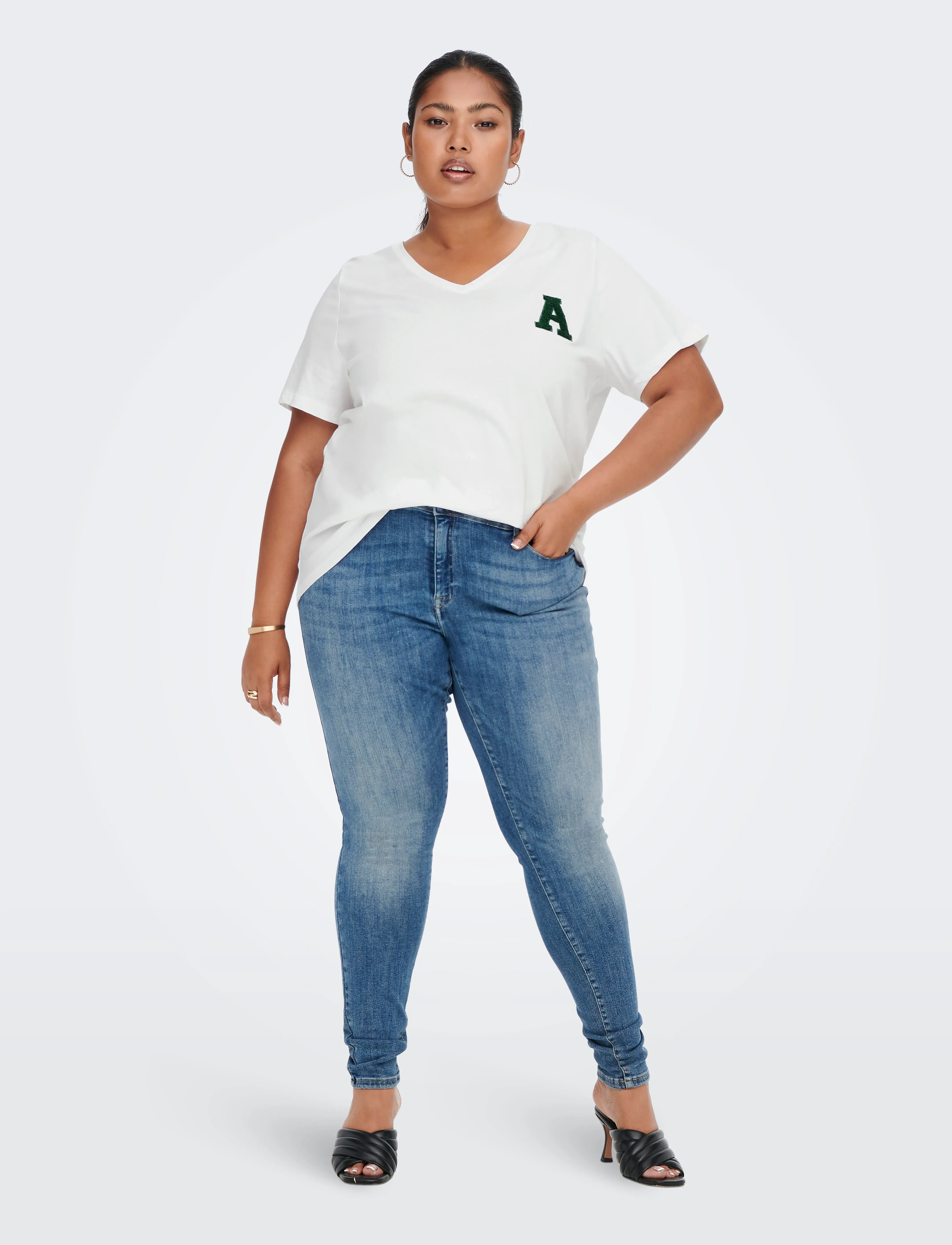 ONLY Carmakoma - CARELODIE SS V-NECK TEE JRS - kurzärmelige - bright white - 4