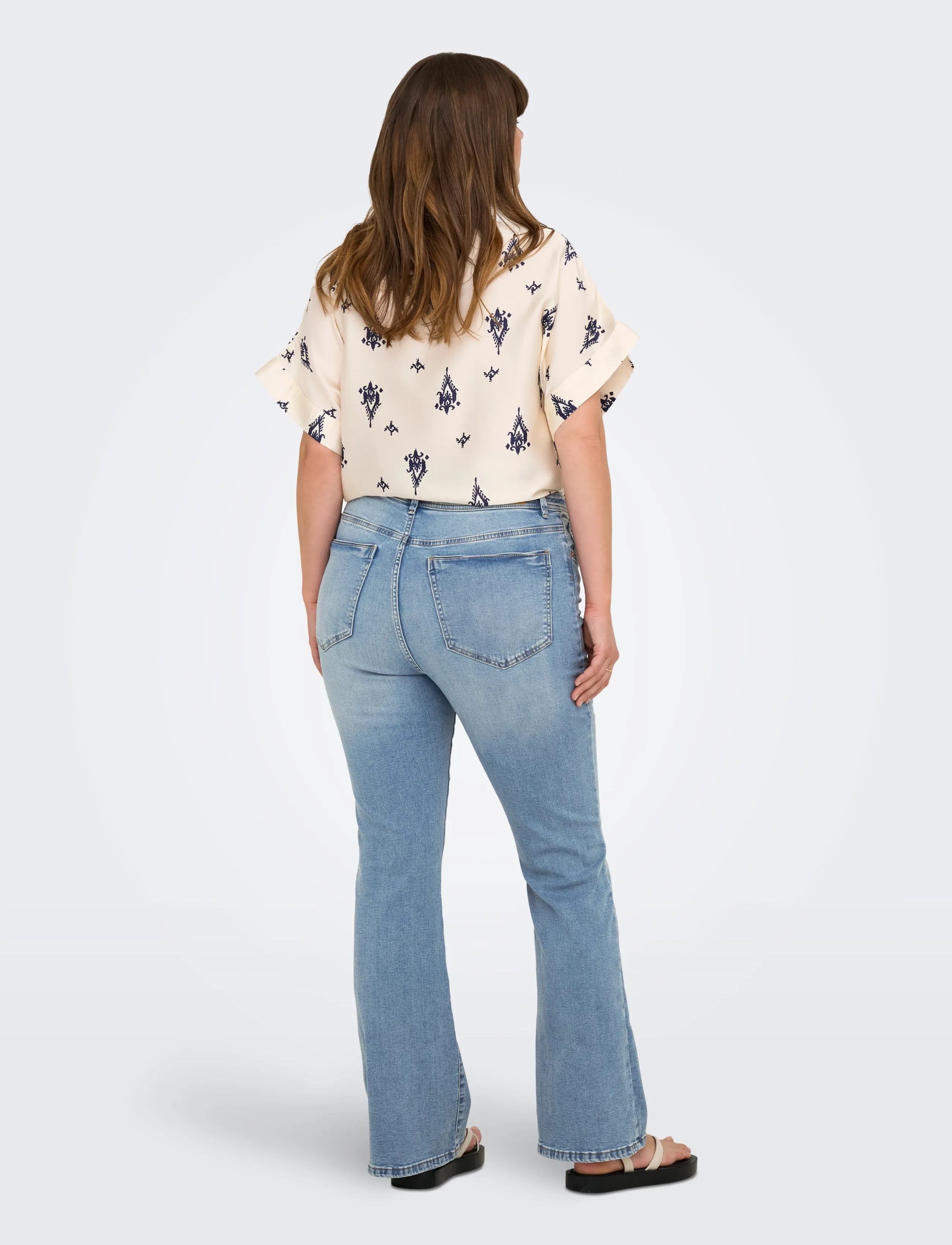 ONLY Carmakoma - CARSALLY HW SK FLARED DNM BJ759 NOOS - jeans évasés - light medium blue denim - 3