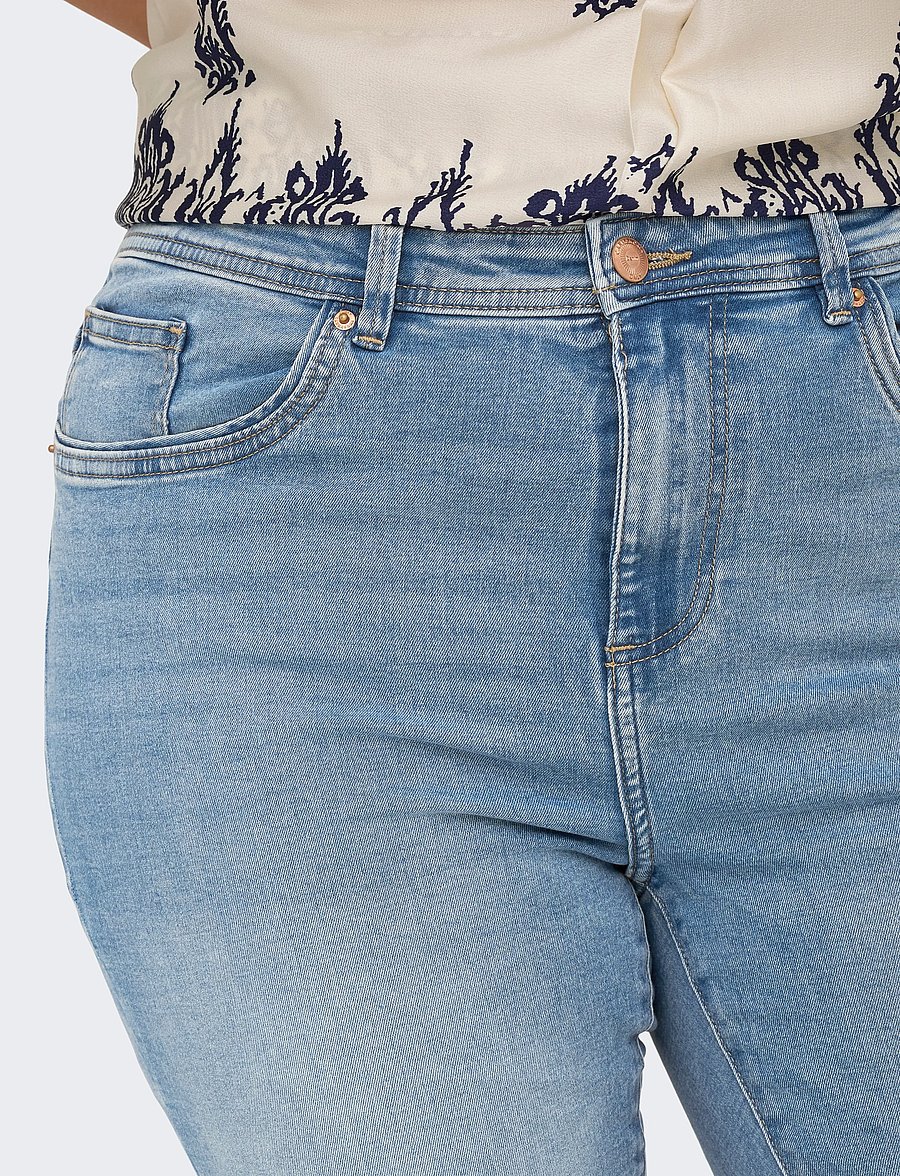 ONLY Carmakoma - CARSALLY HW SK FLARED DNM BJ759 NOOS - jeans évasés - light medium blue denim - 5