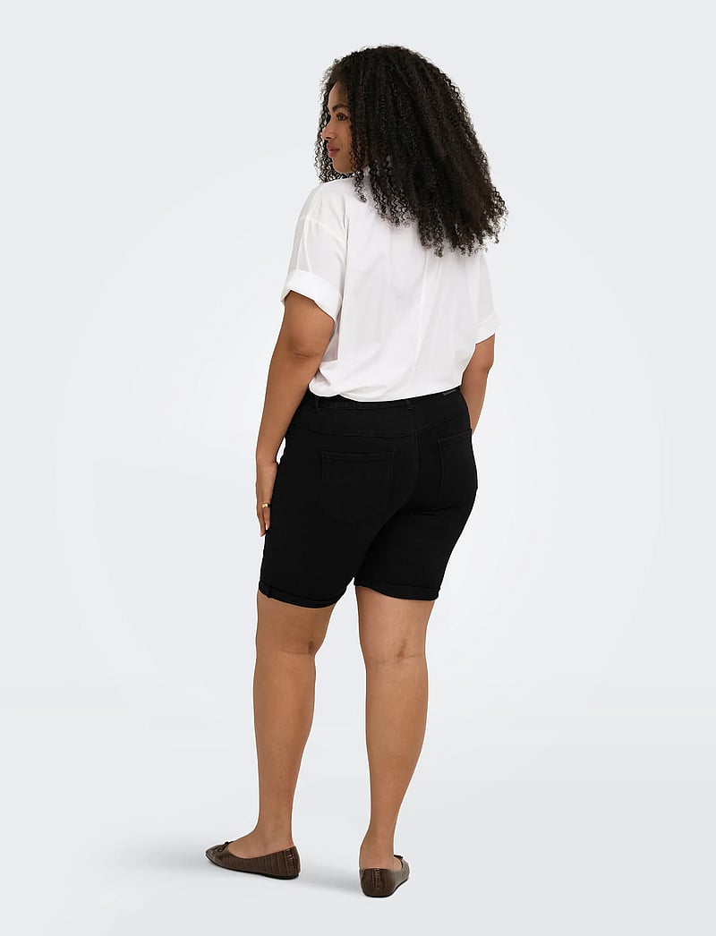 ONLY Carmakoma - CARTHUNDER LIFE REG LONG SHORTS DNM NOOS - short en jeans - black - 3
