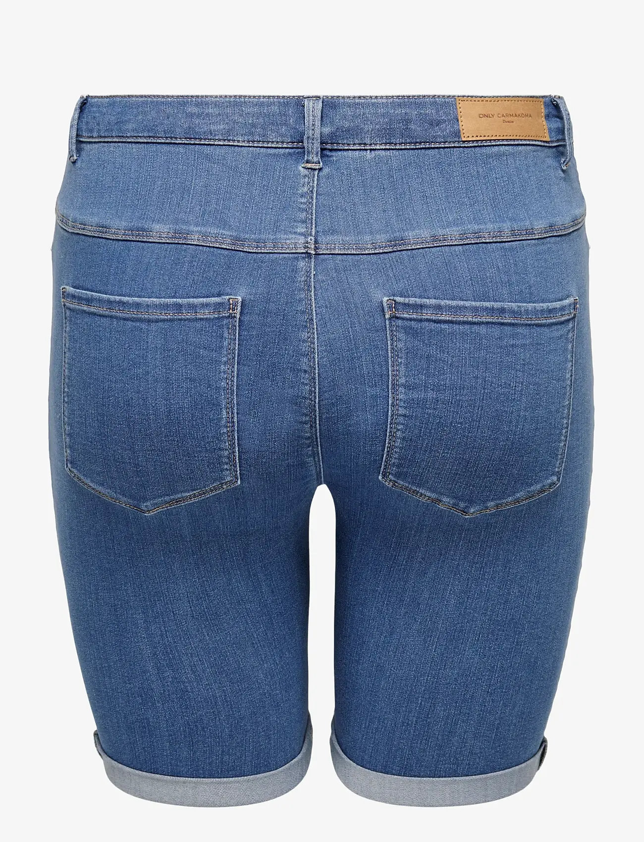 ONLY Carmakoma - CARTHUNDER LIFE REG LONG SHORTS DNM NOOS - lühikesed teksapüksid - medium blue denim - 2
