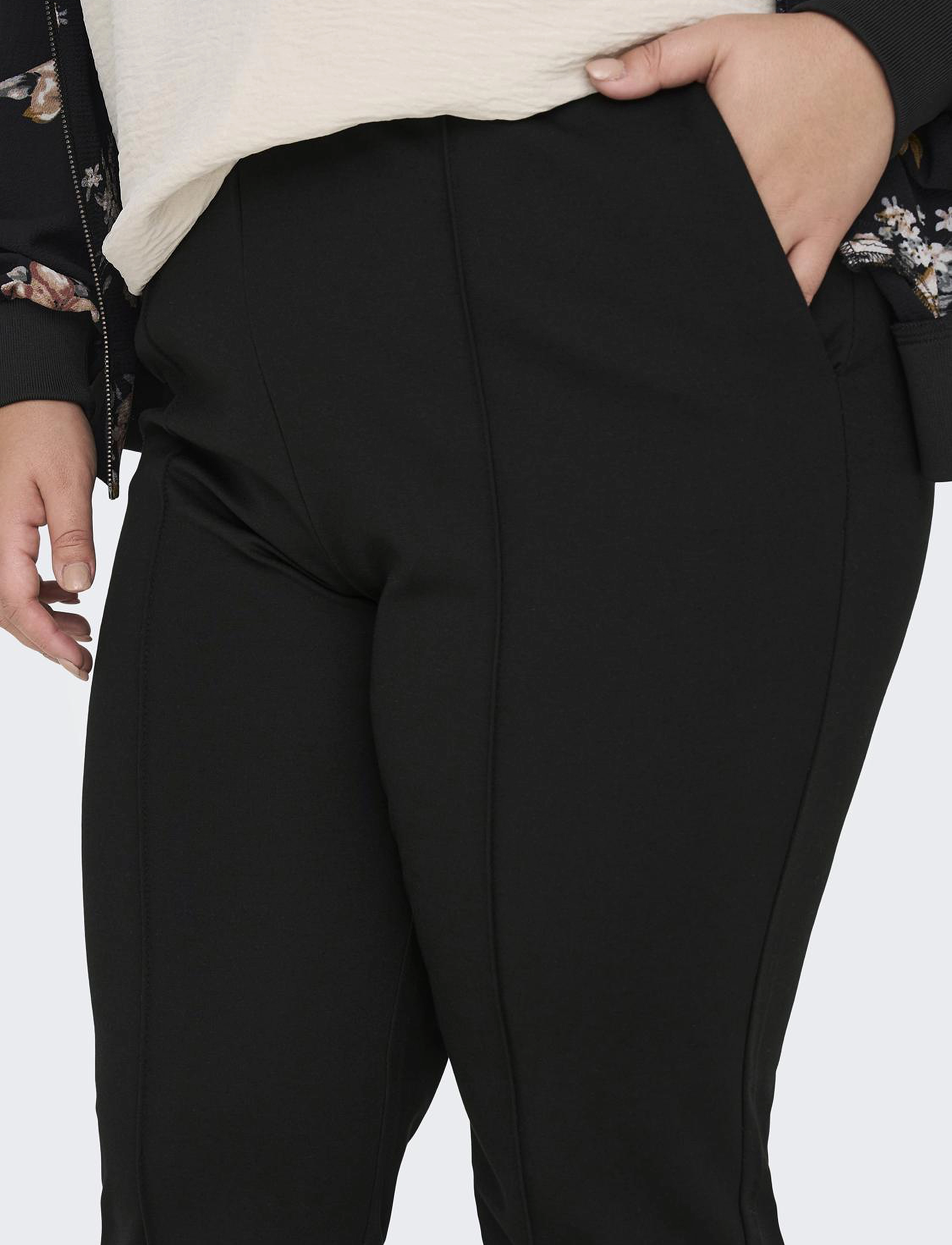 ONLY Carmakoma - CARGOLDTRASH-SUKI LIFE MW WIDE PANT JRS - hose mit geradem bein - black - 4