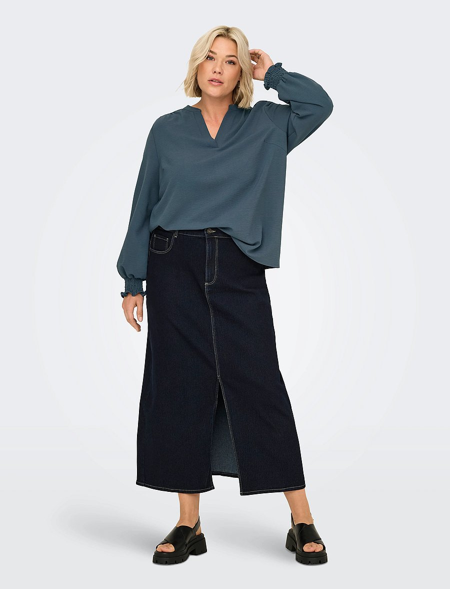 ONLY Carmakoma - CARMETTA L/S V-NECK TOP WVN NOOS - pikkade varrukatega pluusid - ombre blue - 0